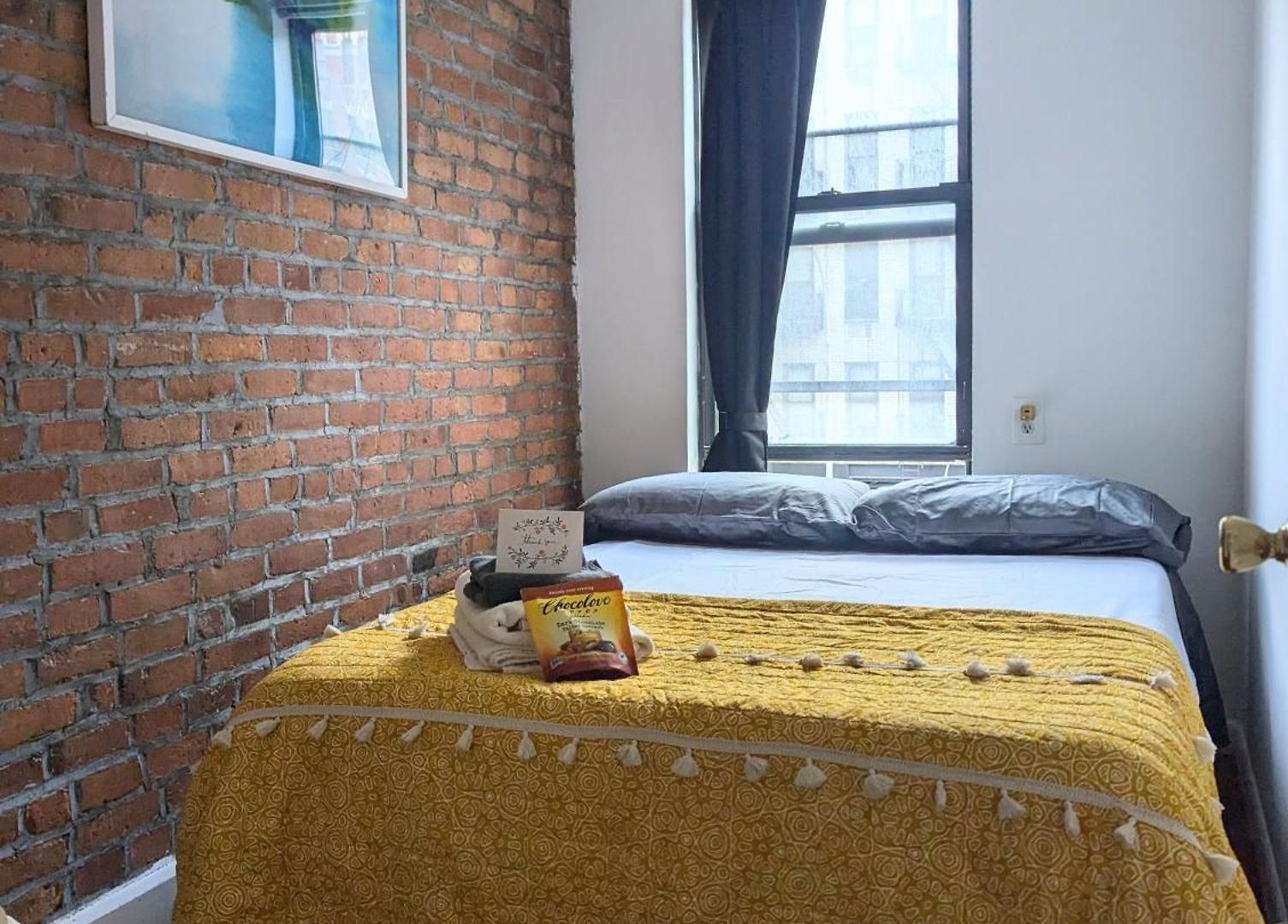 Chic One Bedroom Retreat In Downtown Manhattan Apartment *
