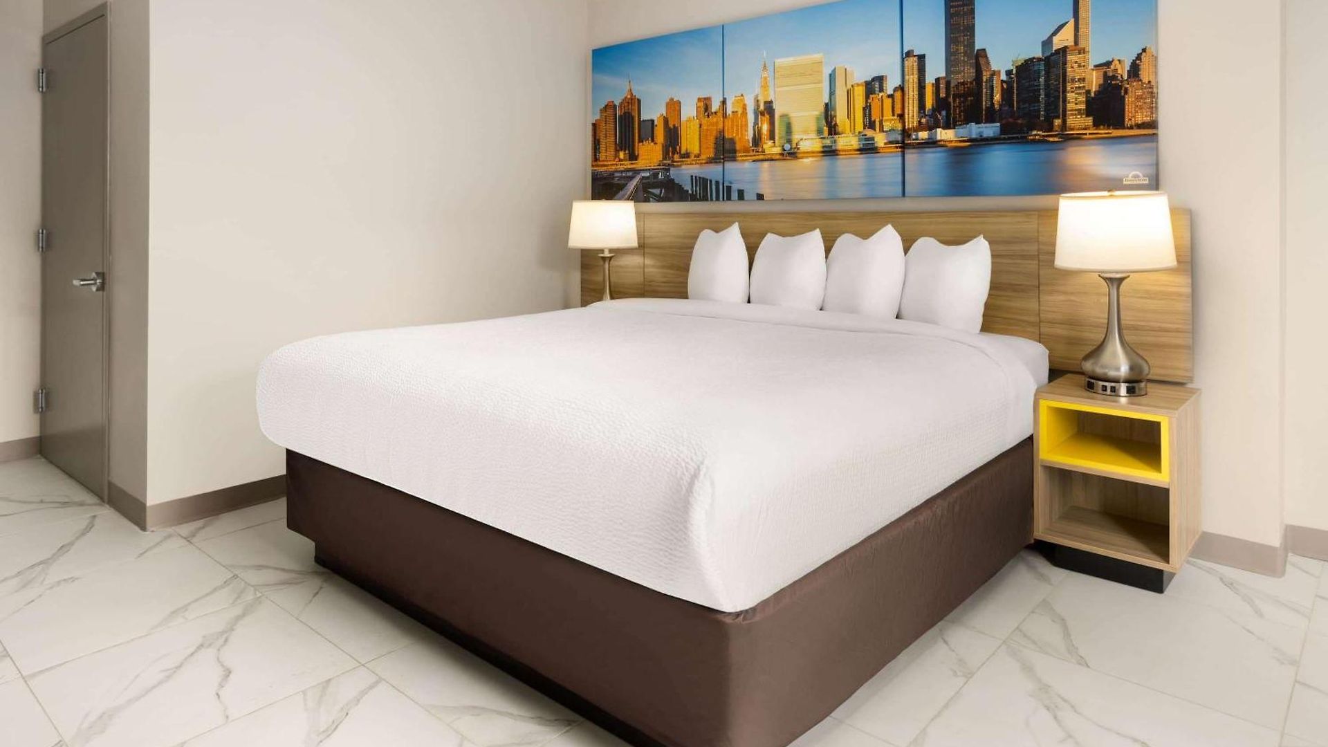 Days By Wyndham Staten Island Hotel