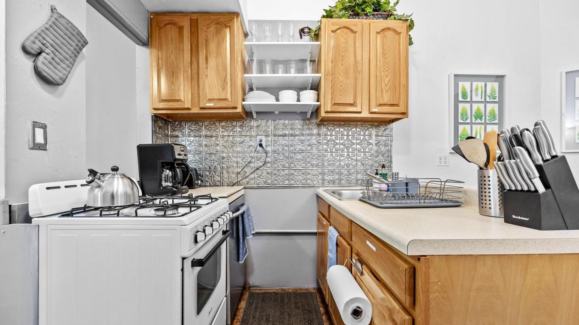 Apartment 2br Walk To Restaurants & Time Square
