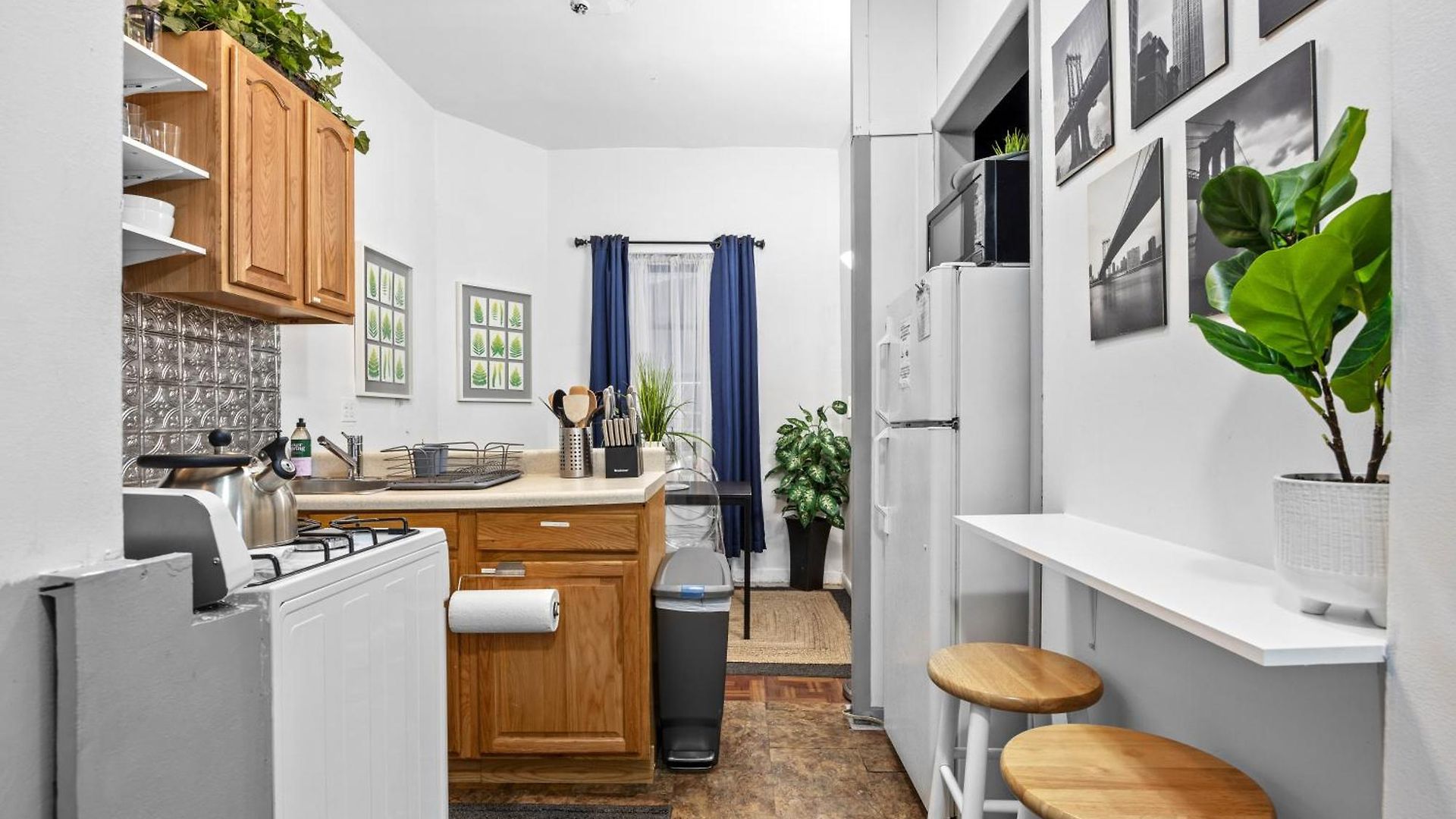 2br Walk To Restaurants & Time Square *
