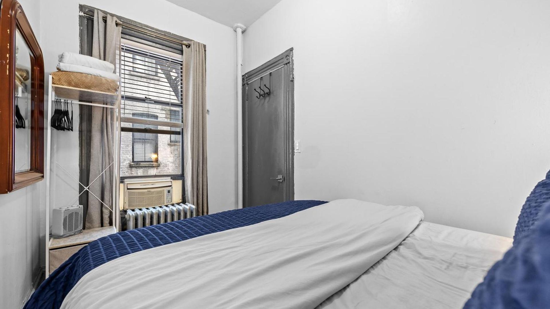 2br Walk To Restaurants & Time Square Apartment *