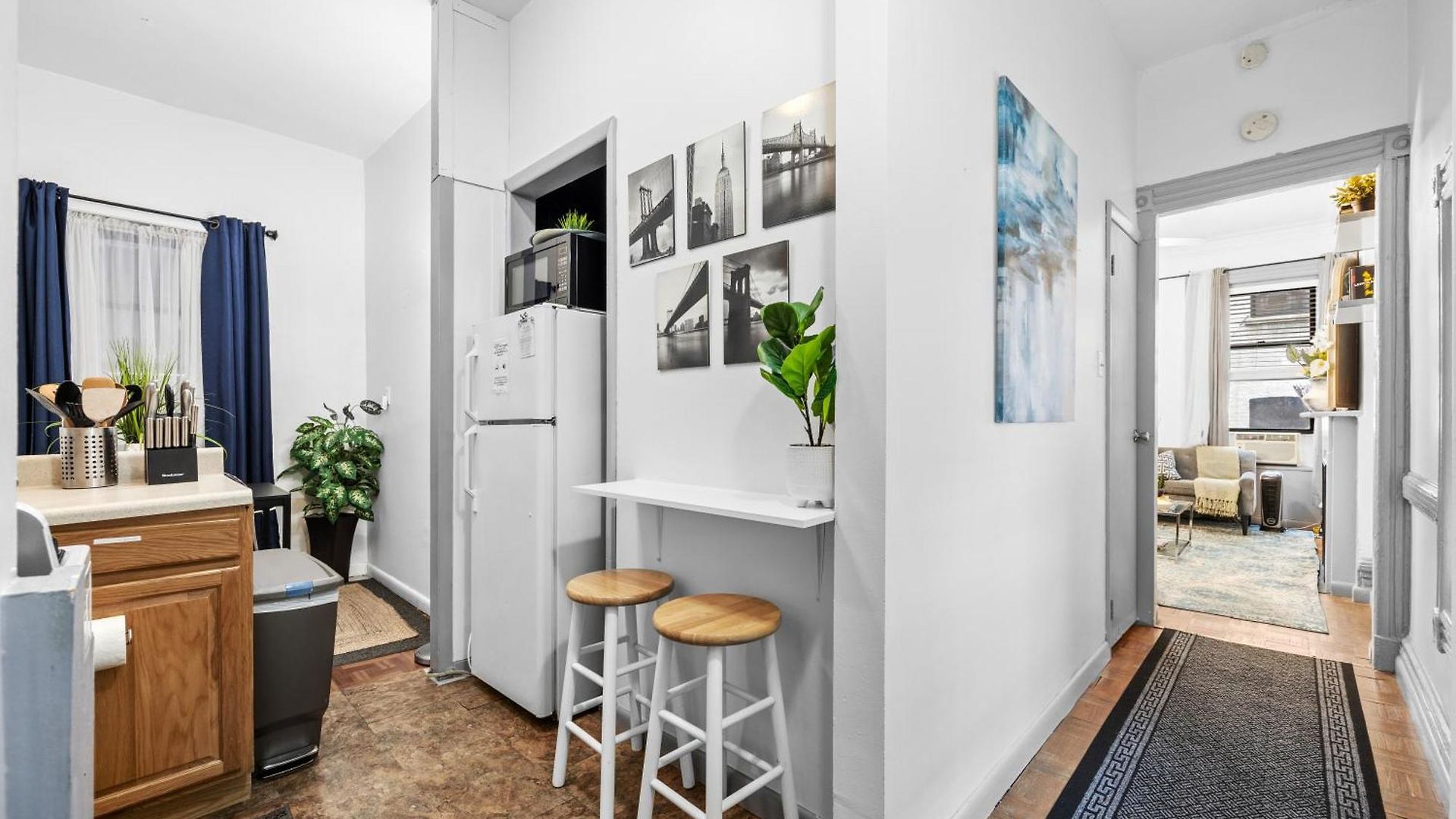 2br Walk To Restaurants & Time Square Apartment