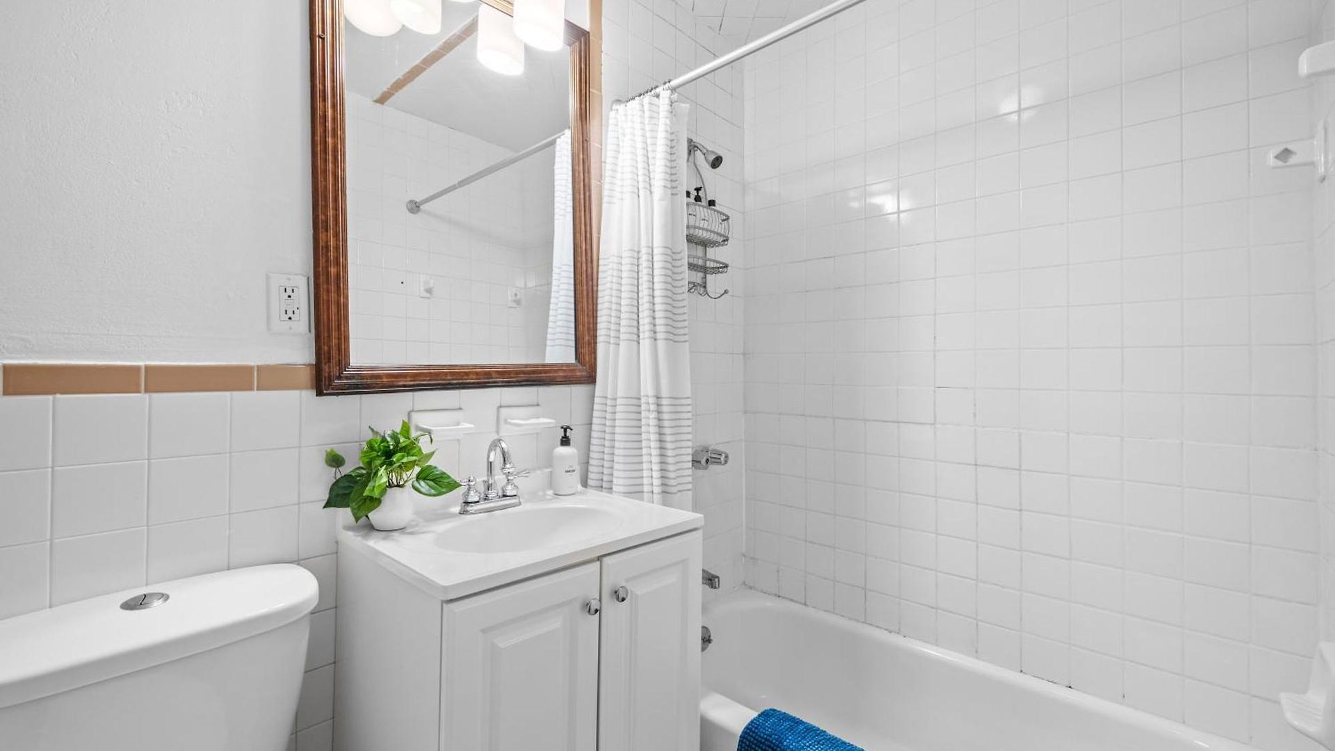 2br Walk To Restaurants & Time Square Apartment