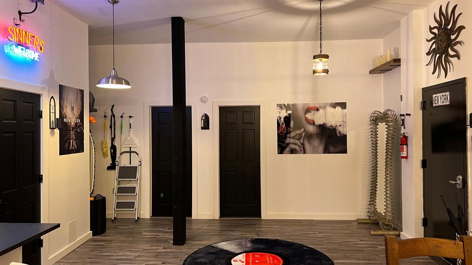 Nyc Speakeasy-bedstuy Chapel Apartment