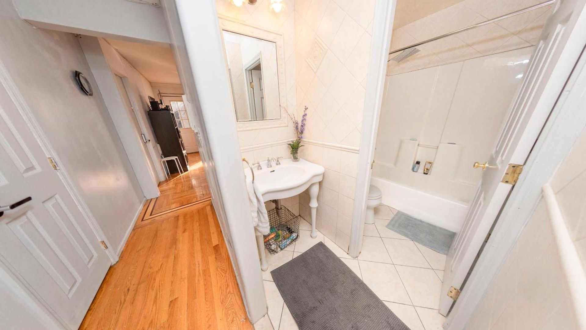 Central & Affordable Williamsburg Private Bedroom Close To Subway Homestay *