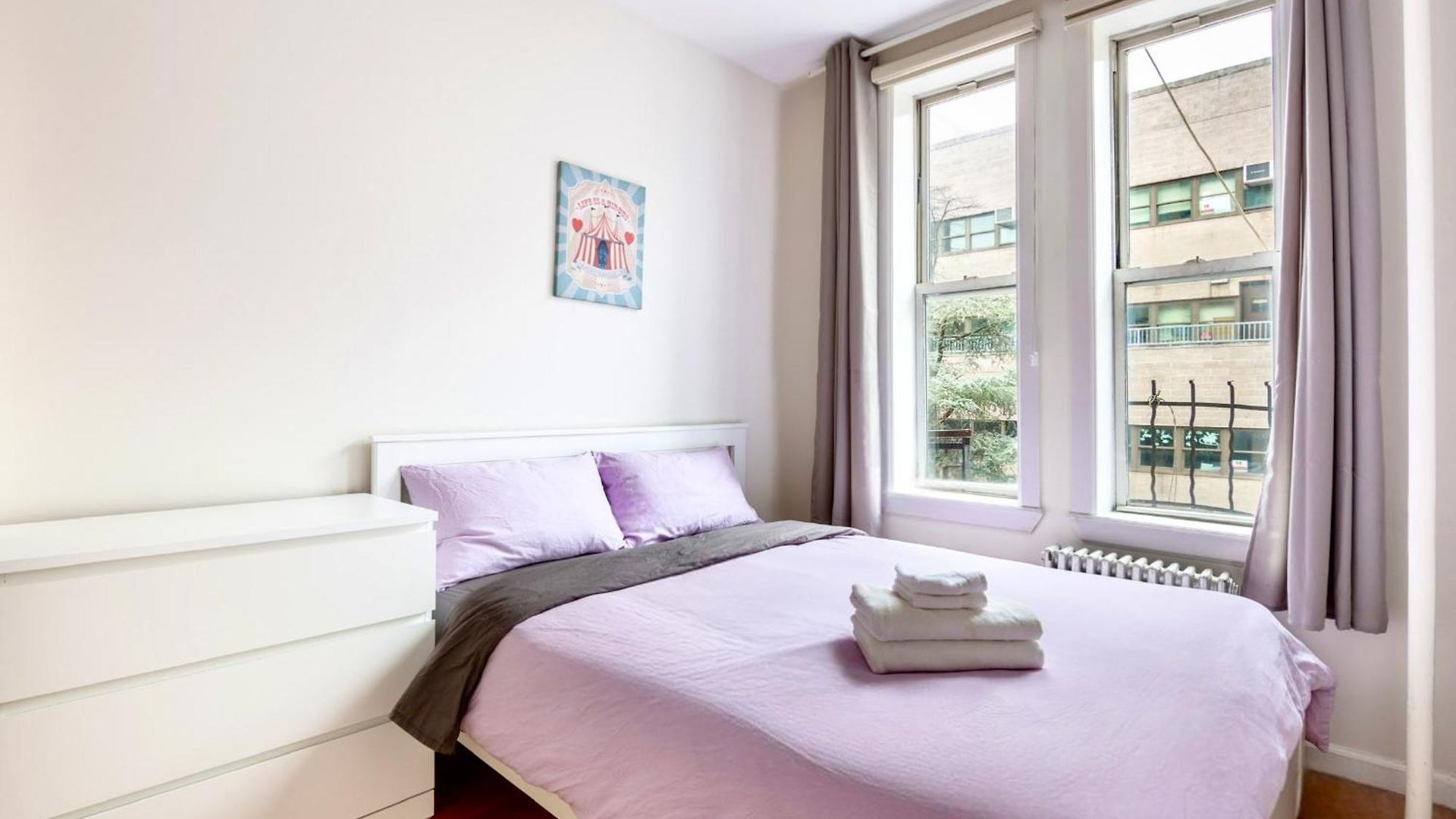 2 Bedroom Cozy Heaven In China Town Apartment