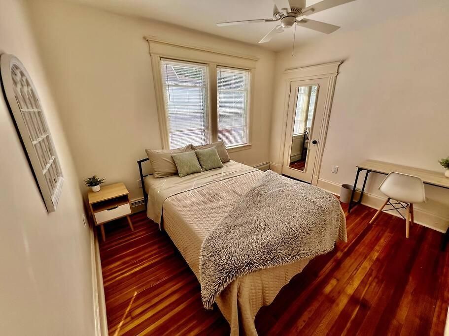 Modern - 3 Bedrooms, 2 Bathrooms New York