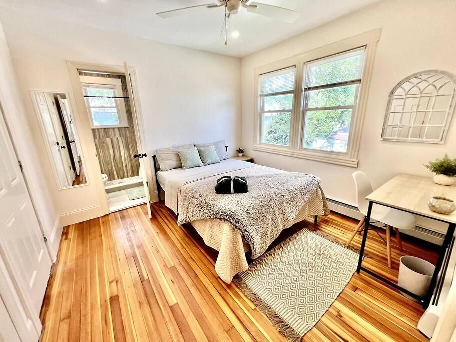 Apartment Modern - 3 Bedrooms, 2 Bathrooms *