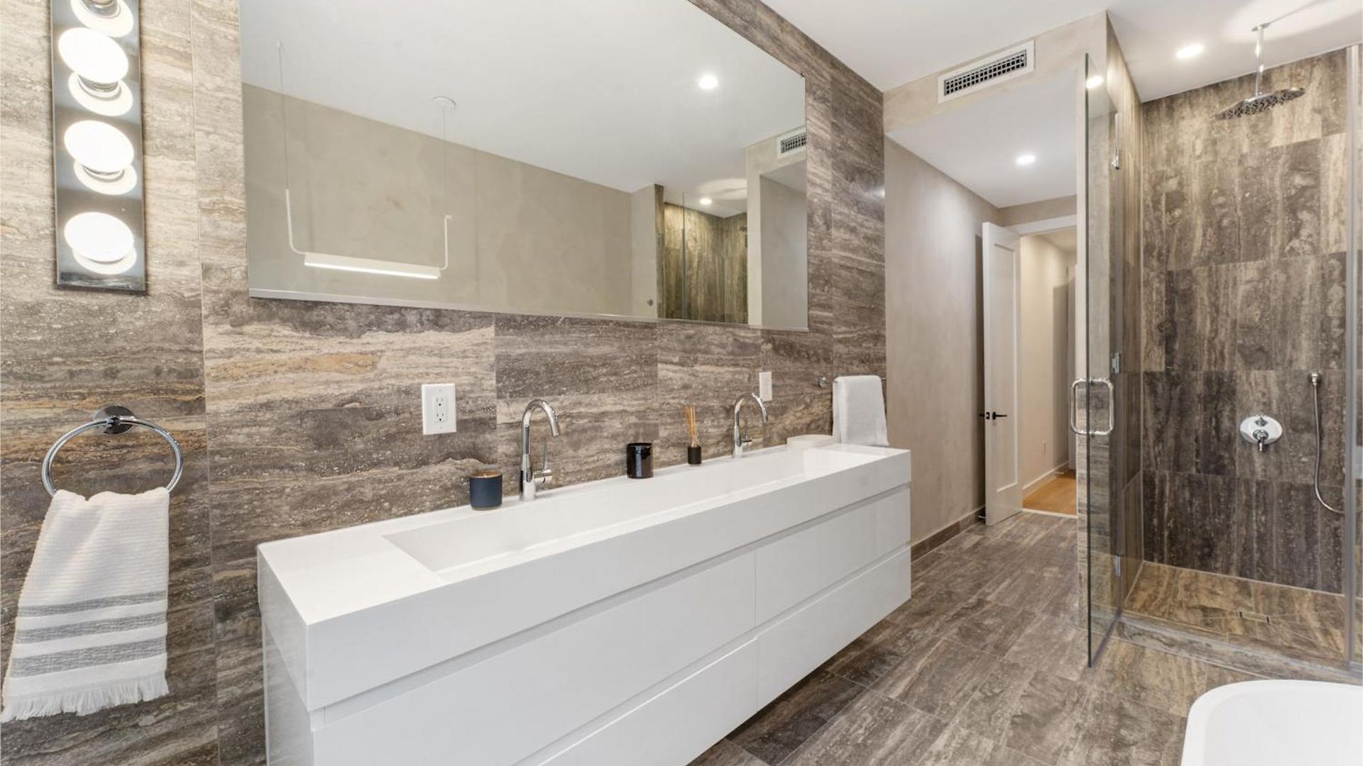Apartment Luxurious Harlem With Modern Amenities, Outdoor Patio! New York