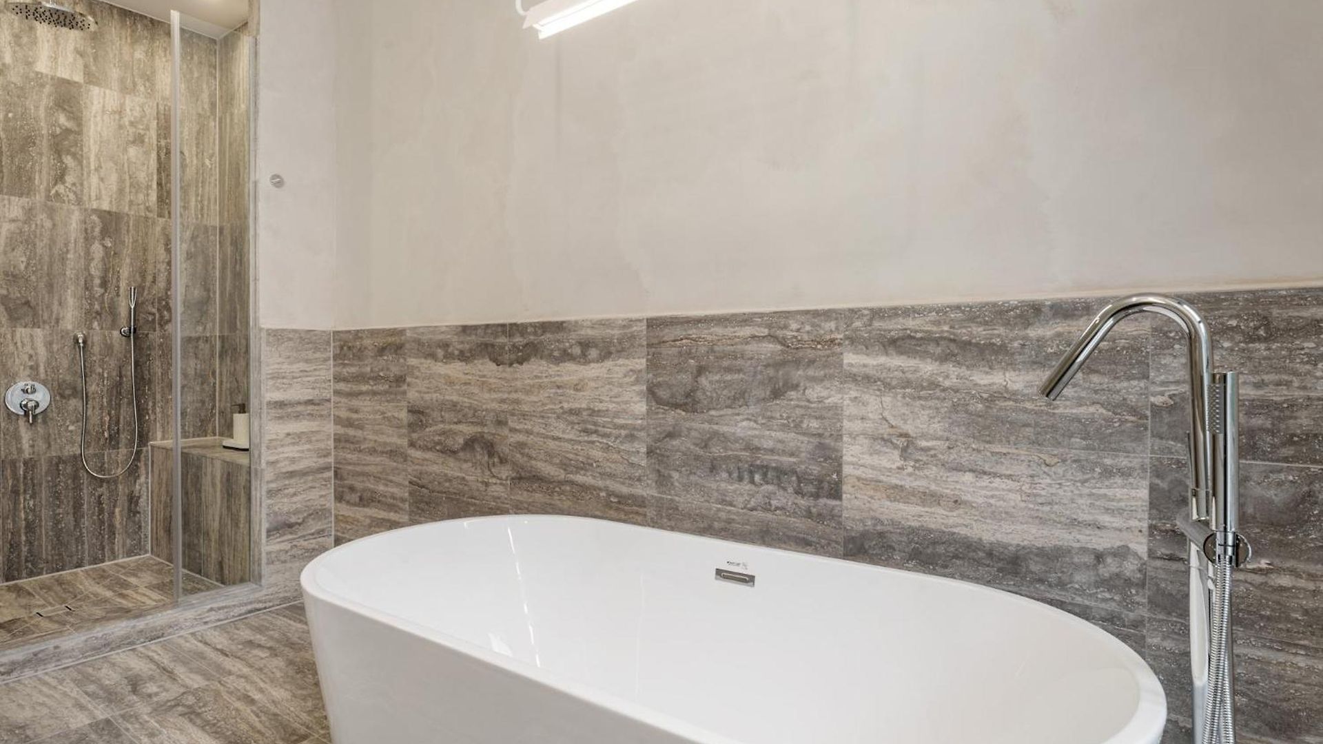 Luxurious Harlem With Modern Amenities, Outdoor Patio! Apartment *