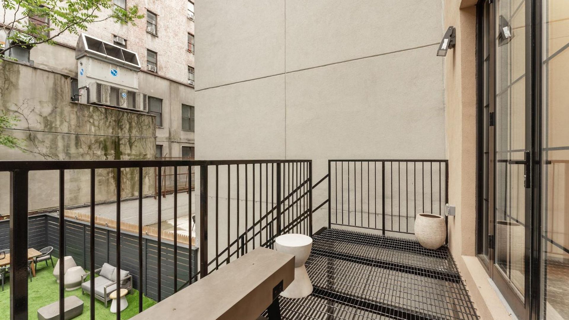 Apartment Luxurious Harlem With Modern Amenities, Outdoor Patio! New York