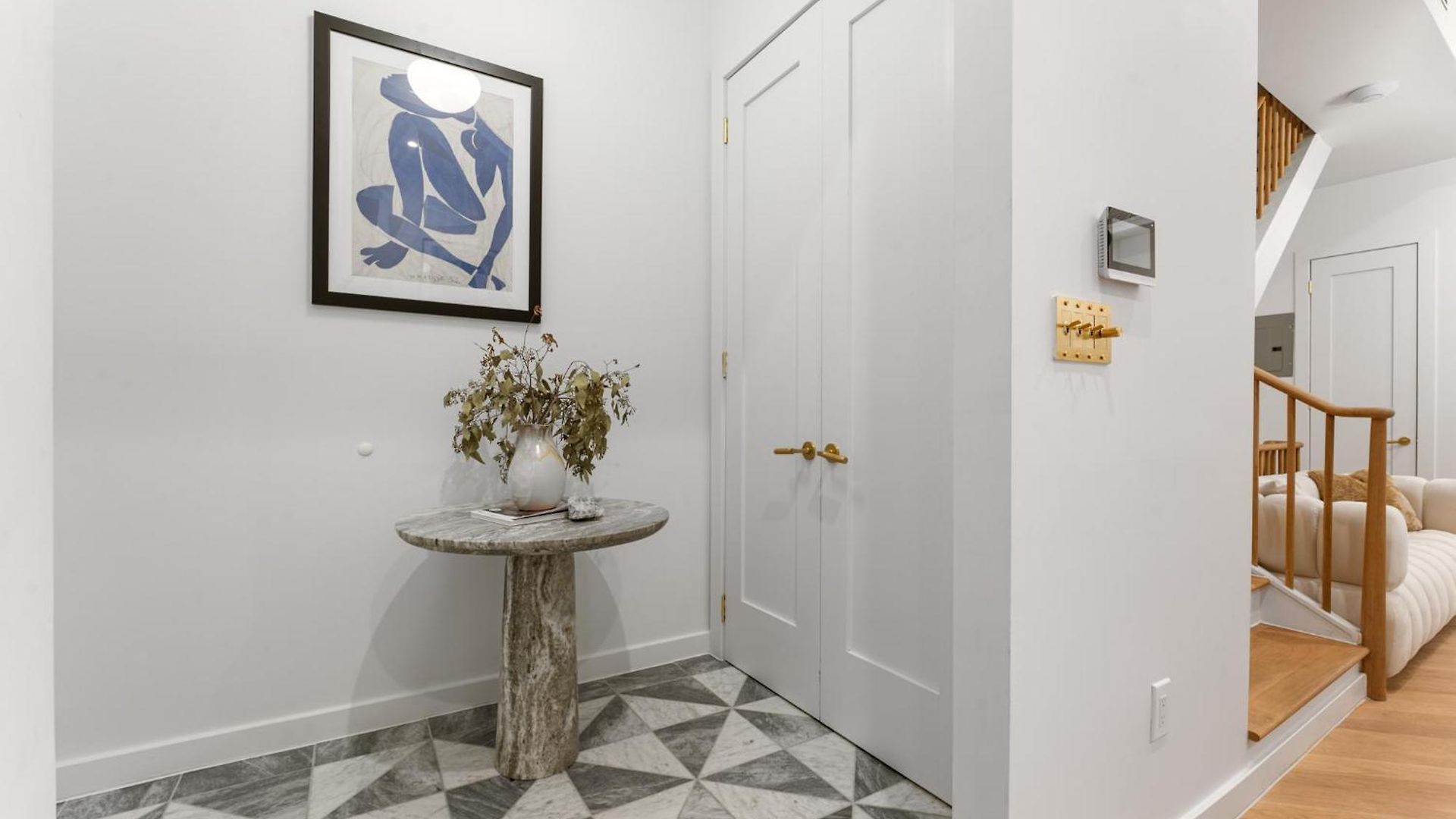 Luxurious Harlem With Modern Amenities, Outdoor Patio!