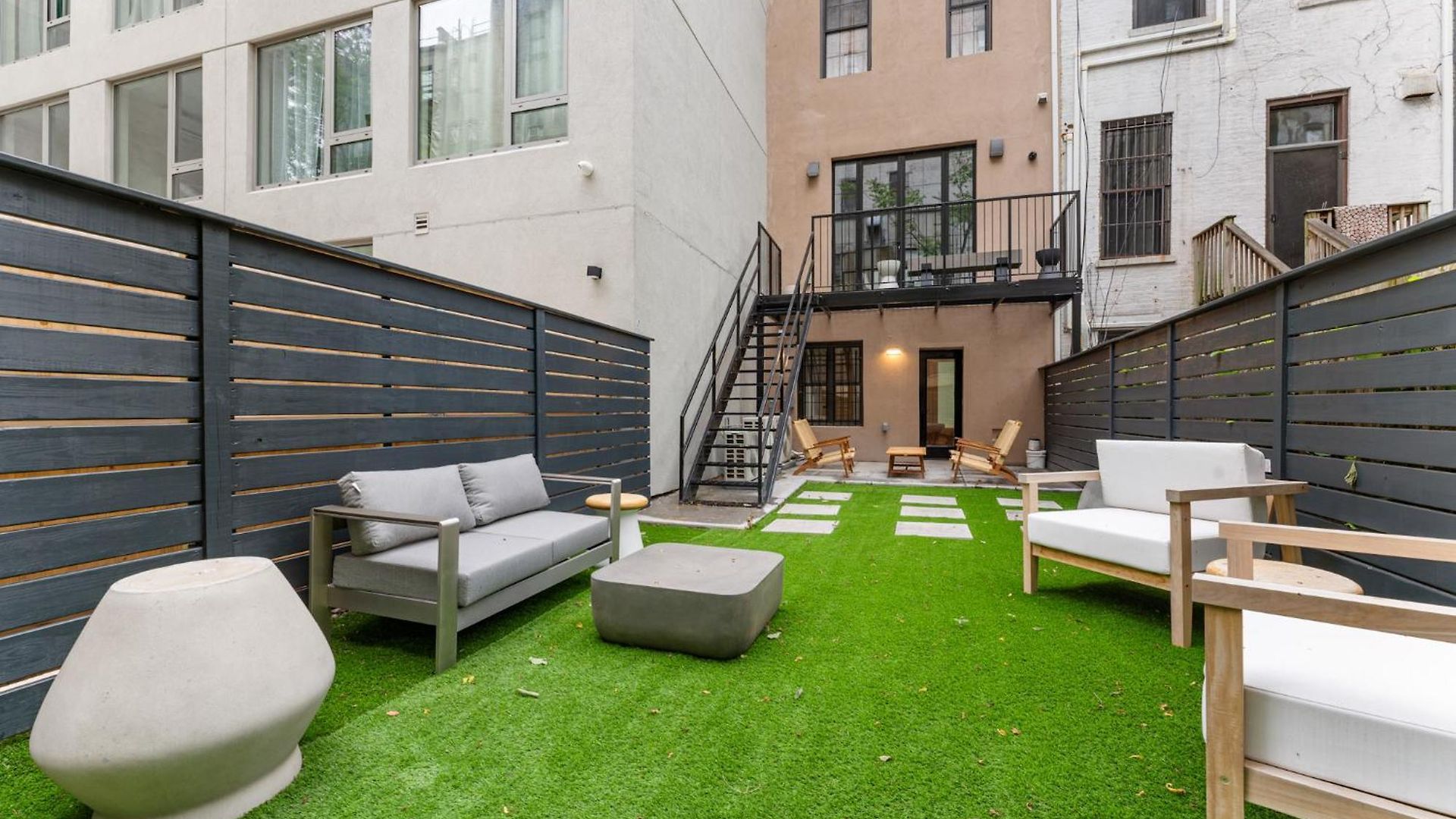 Luxurious Harlem With Modern Amenities, Outdoor Patio! *