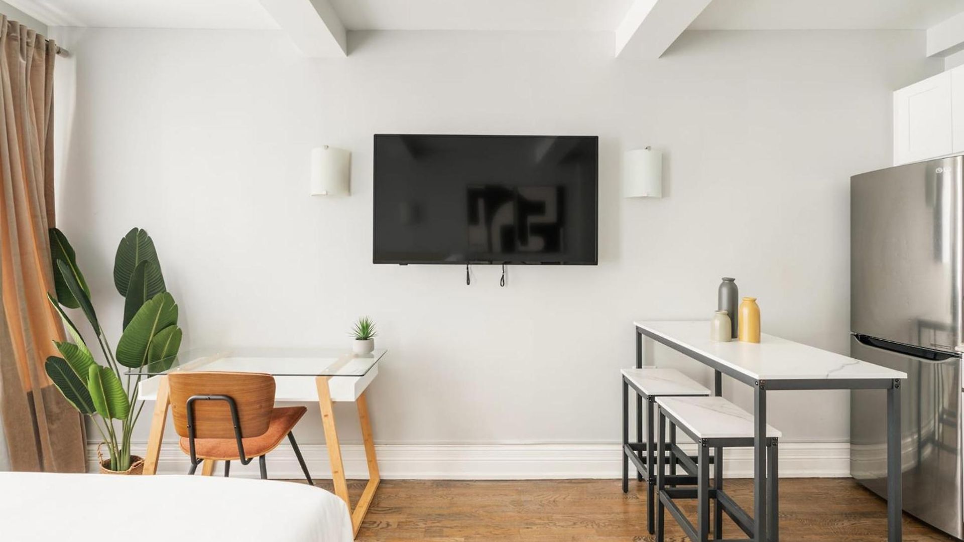 73-703 New Uws Doorman Gym Apartment