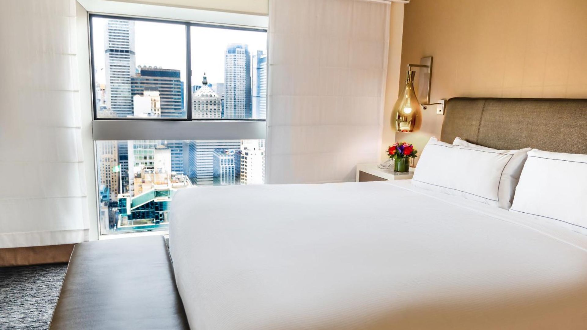 Millennium Hilton One Un Plaza 4*