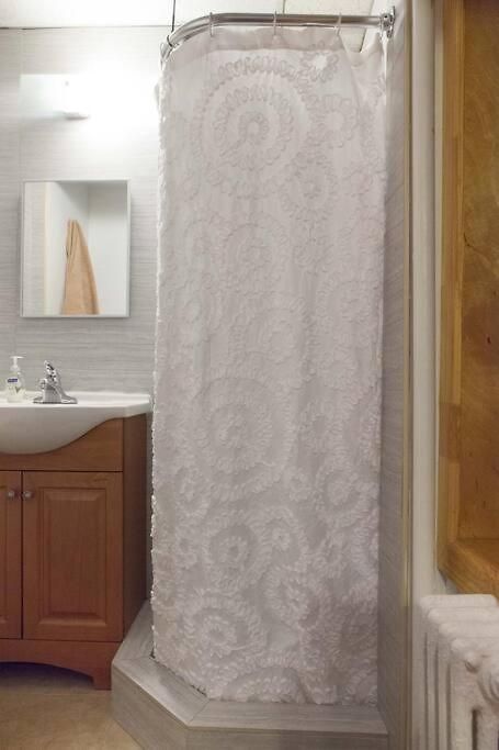 2 Bedroom With 3 Beds - Friends & Family Apartment New York
