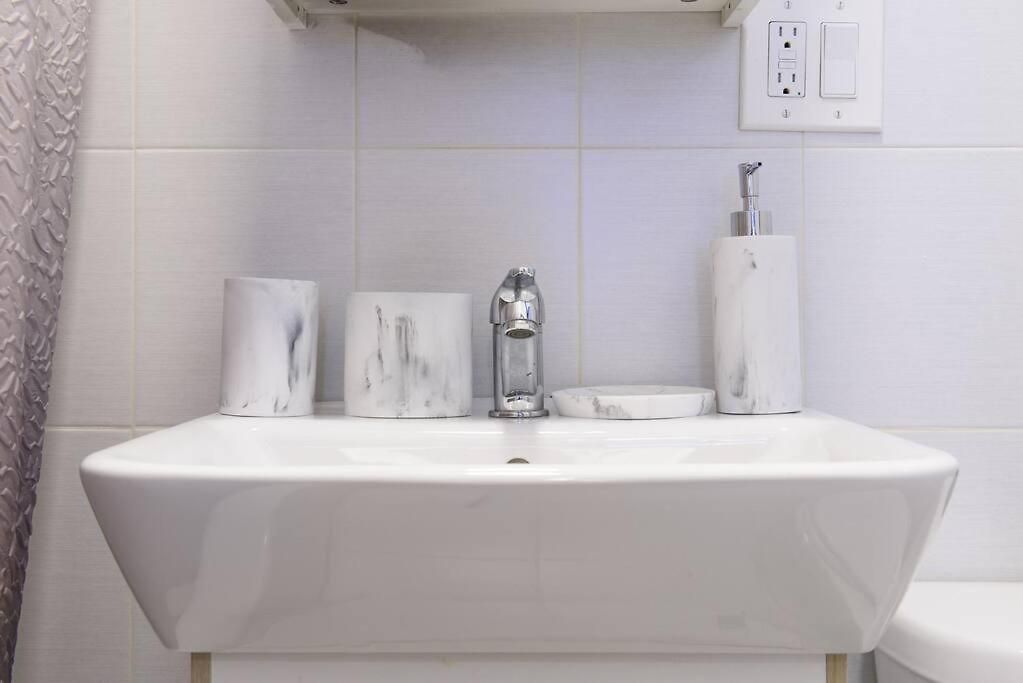 83-3w Ues Park Newly Furnished Xl * New York