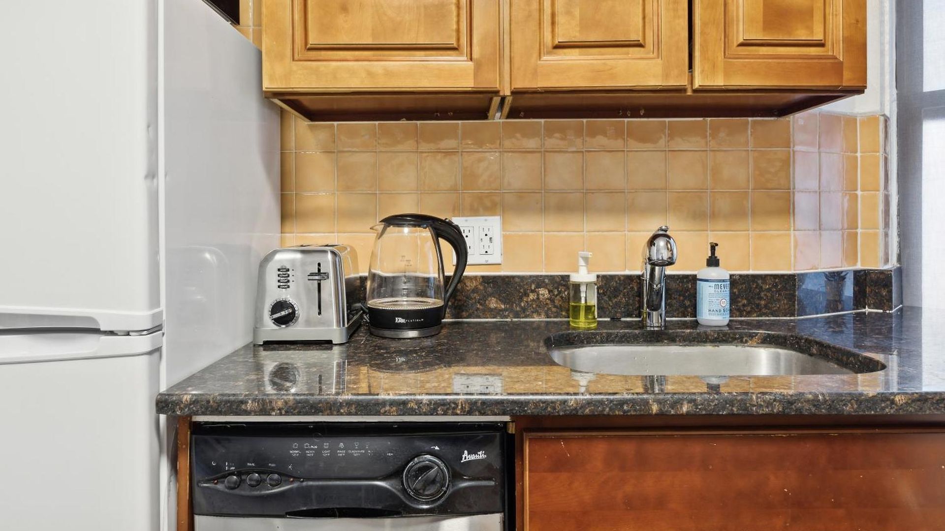 2 Bd Central Apt Next To Diamond District Apartment New York