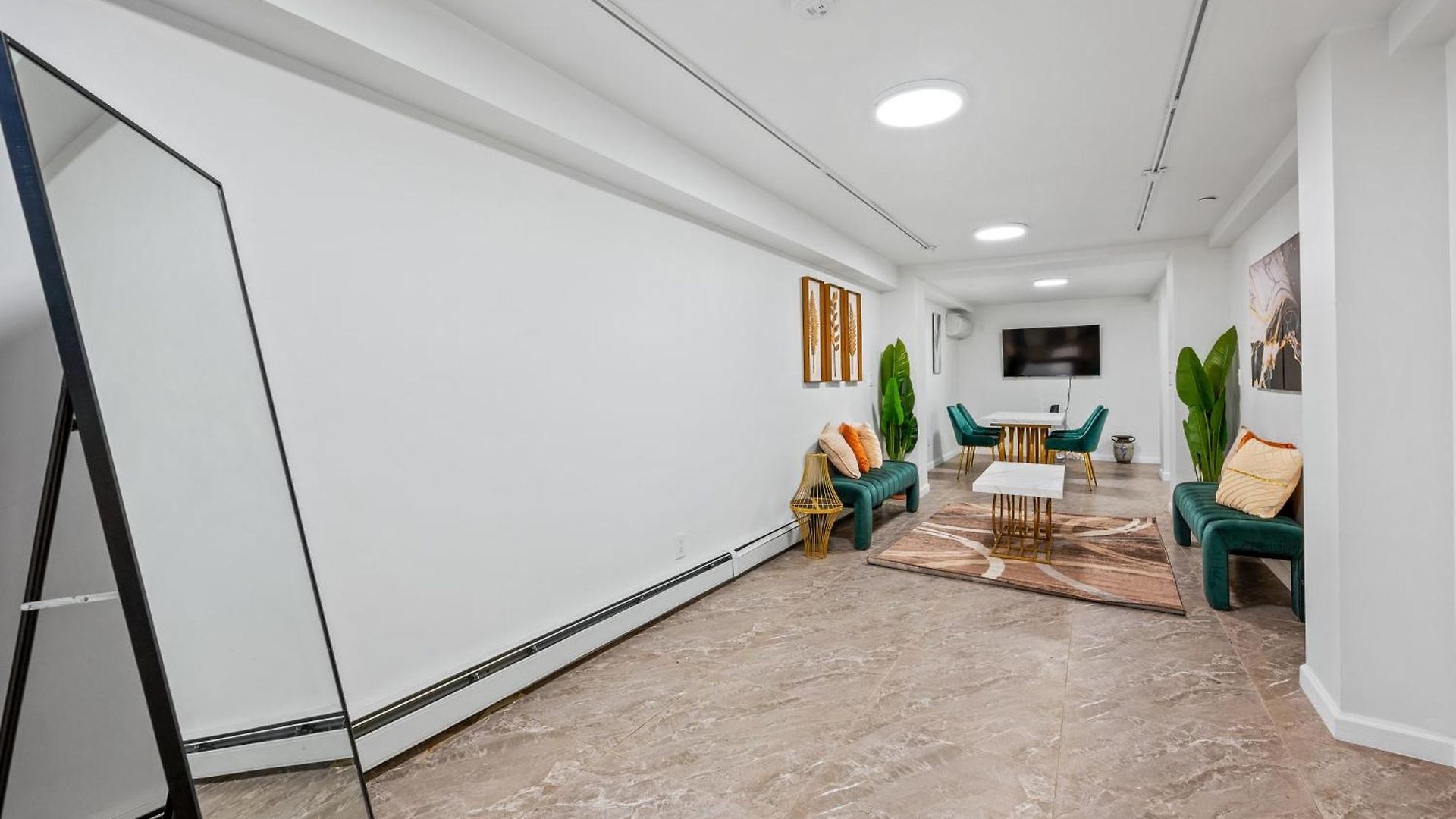 Hotel Active Park East 3bedrooms 2 Bathrooms 1700 Sf