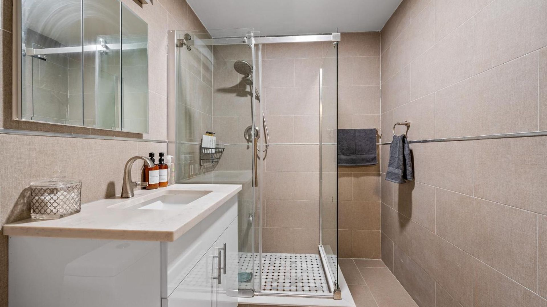 Active Park East 3bedrooms 2 Bathrooms 1700 Sf New York