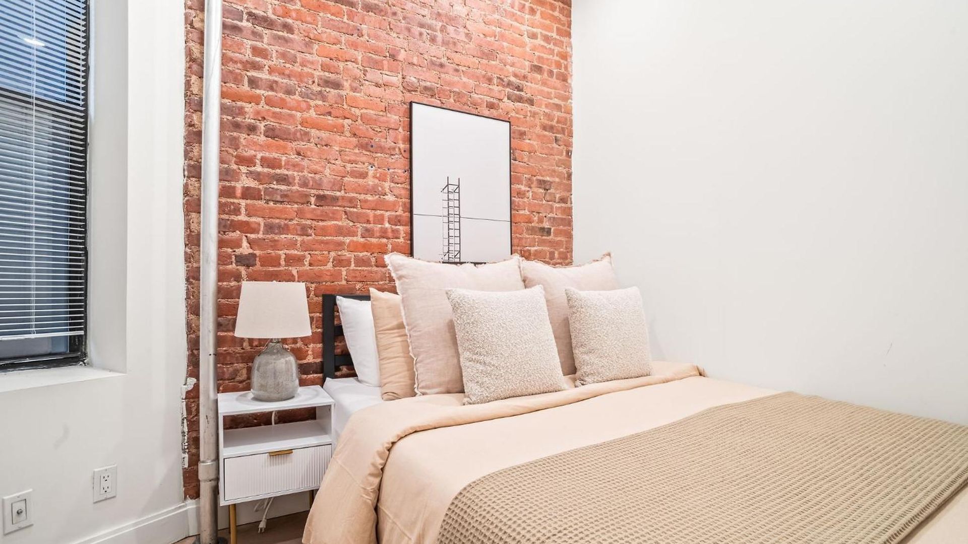 Relaxing 3br 1bath Apartment *