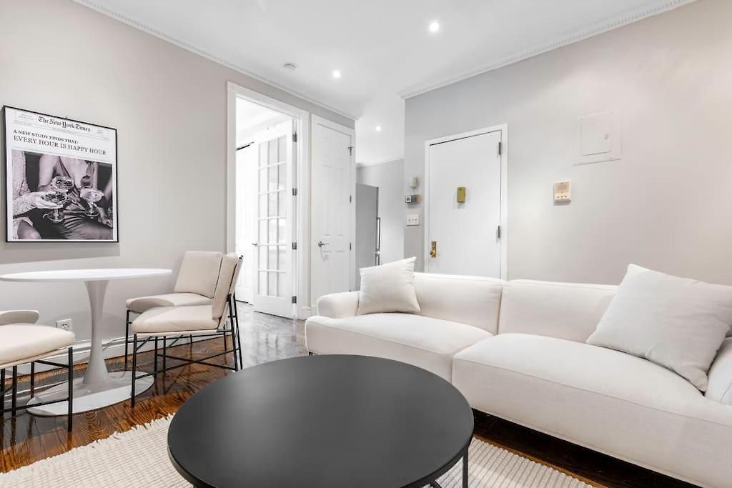 Apartment Gorgeous & Bright 3bdr & 1bth In Midtown Manhattan New York