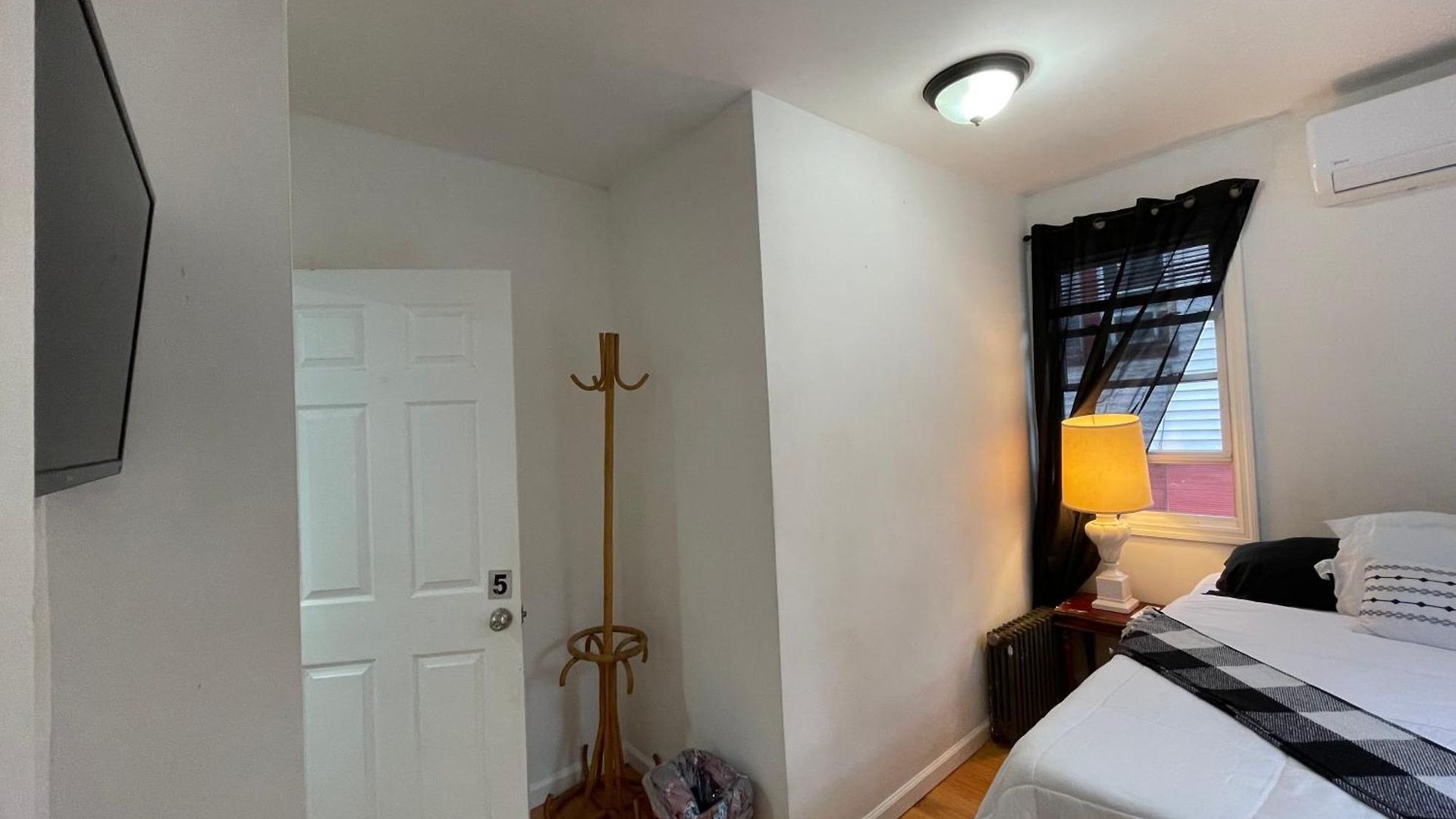 Jhon House * New York