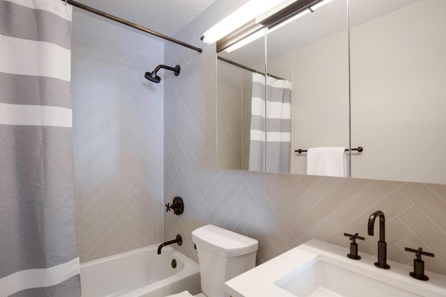 Apartment In Hells Kitchen W Gym Pool Nr The Subway Nyc-250