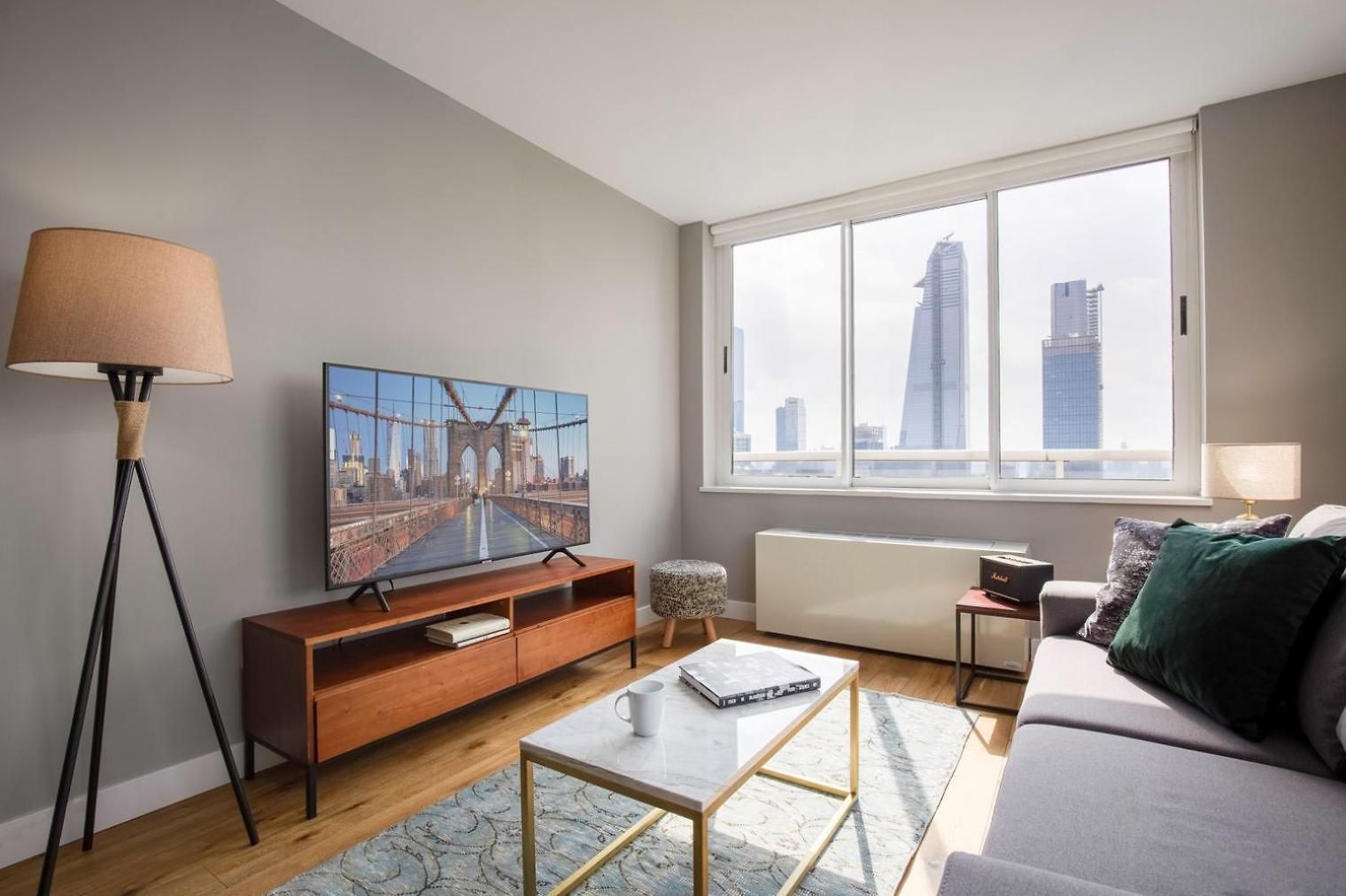 Apartment In Hells Kitchen W Gym Pool Nr The Subway Nyc-250 *