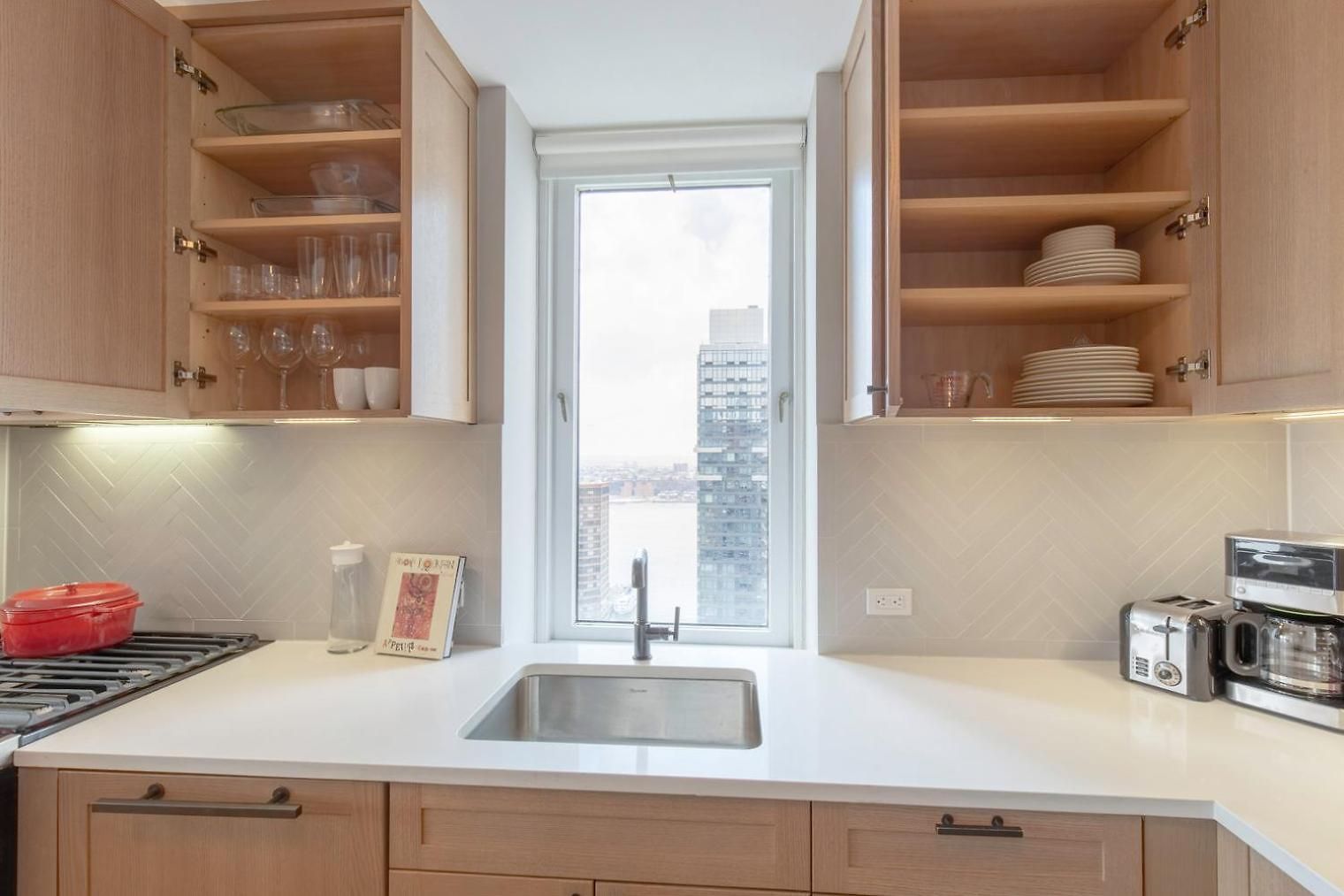 Apartment In Hells Kitchen W Gym Pool Nr The Subway Nyc-250