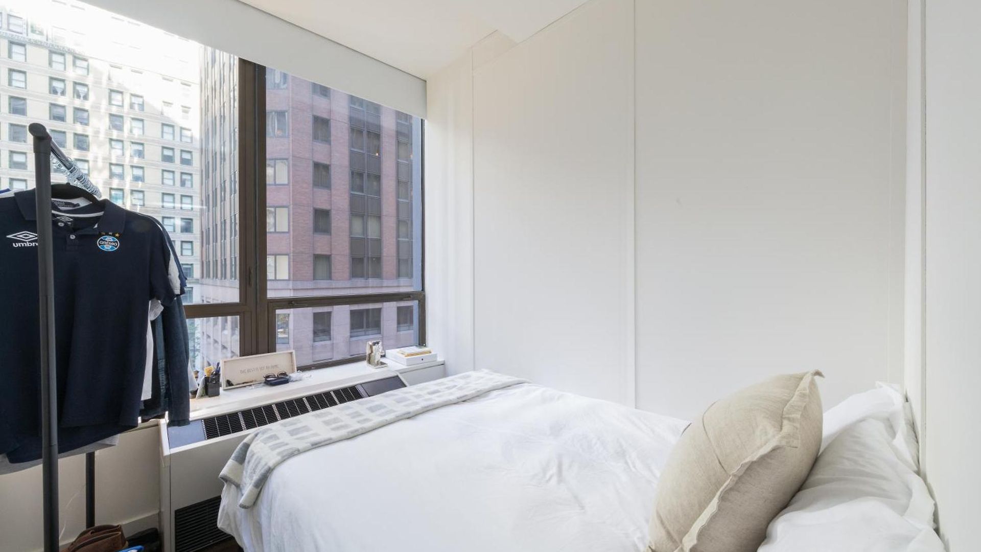 Outstanding & Bright 5bdr & 2 Bth In Downtown Manhattan Apartment