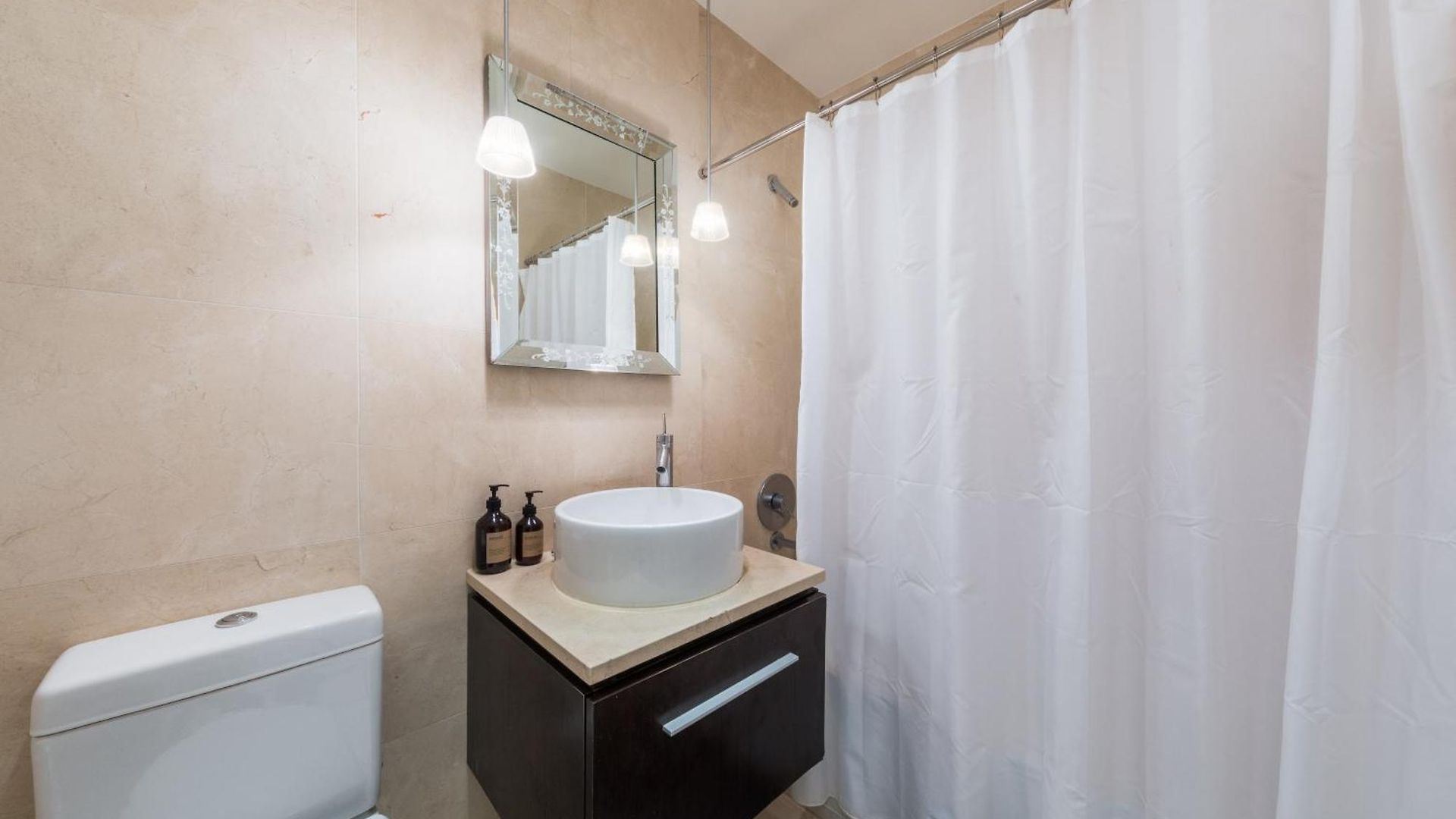 Apartment Outstanding & Bright 5bdr & 2 Bth In Downtown Manhattan