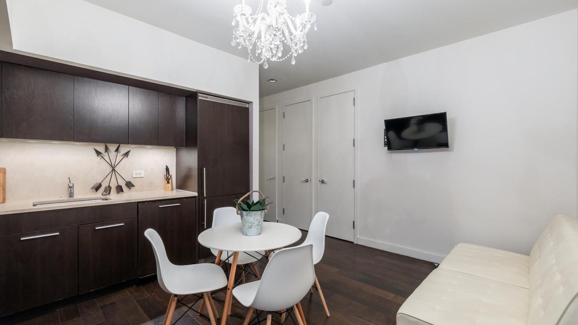 Outstanding & Bright 5bdr & 2 Bth In Downtown Manhattan Apartment New York