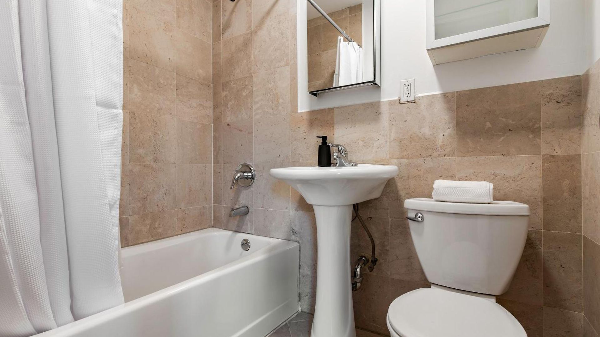Marvelous & Cozy 3bdr & 2bth In New York