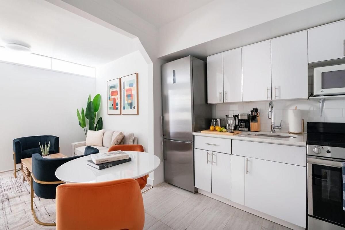 444-3a Newly Renovated 1br - Elevator Building New York