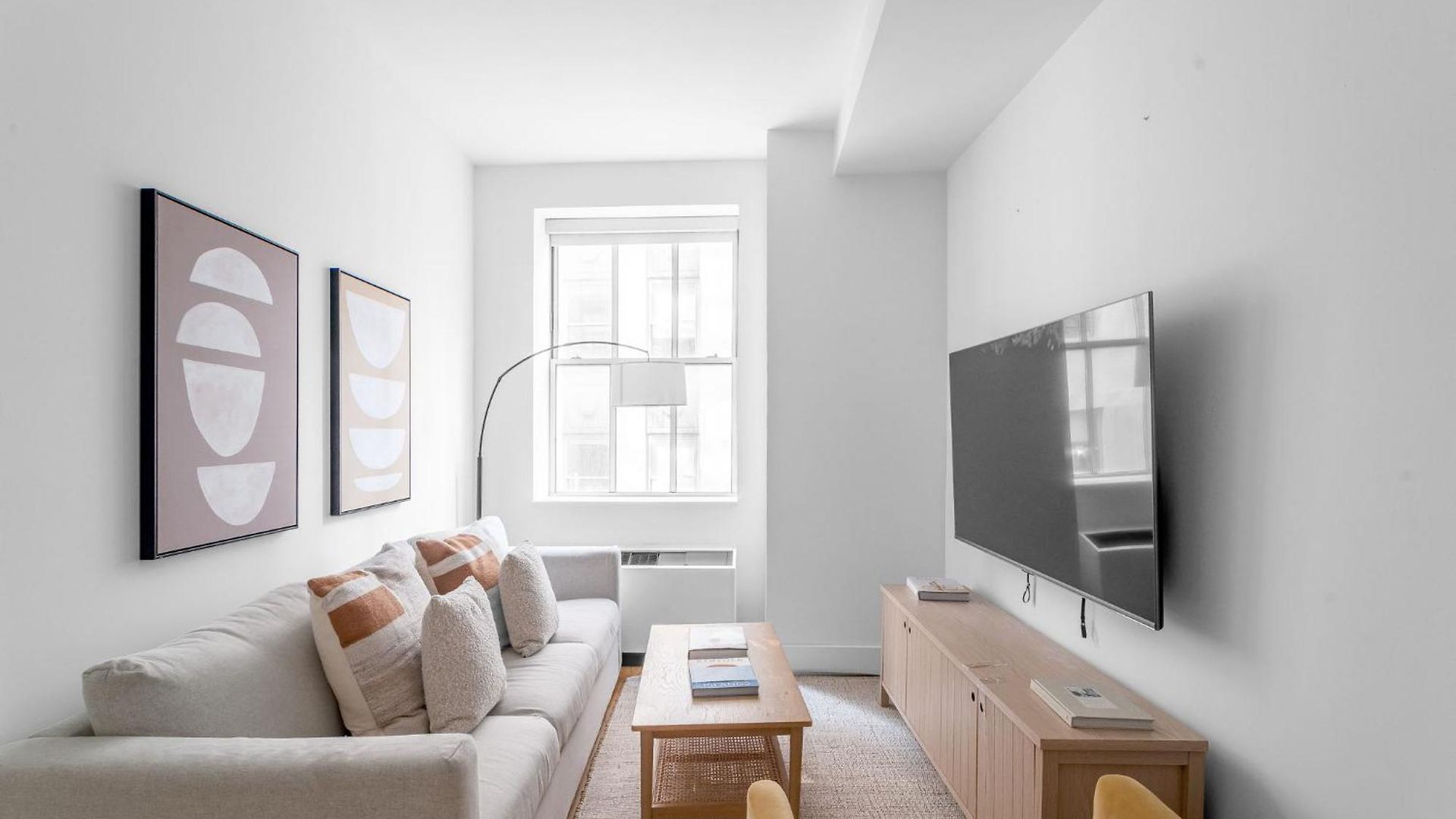 2 Bed 1 Bath Magnificent Apartment *