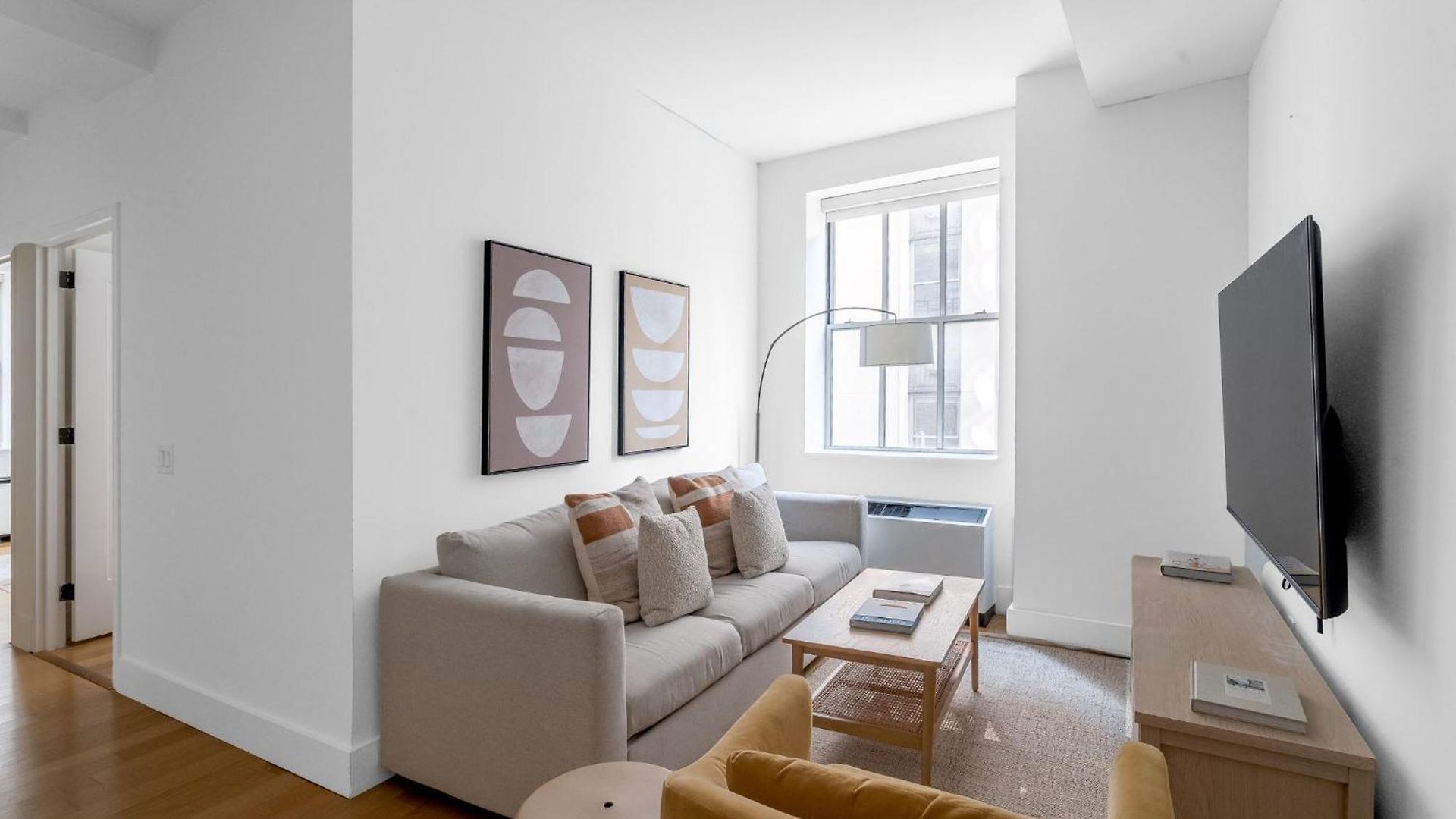 2 Bed 1 Bath Magnificent Apartment New York