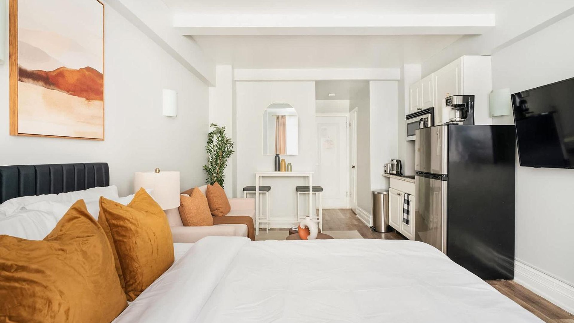 73-304 Newly Reno Uws Doorman Gym Laundry Apartment *