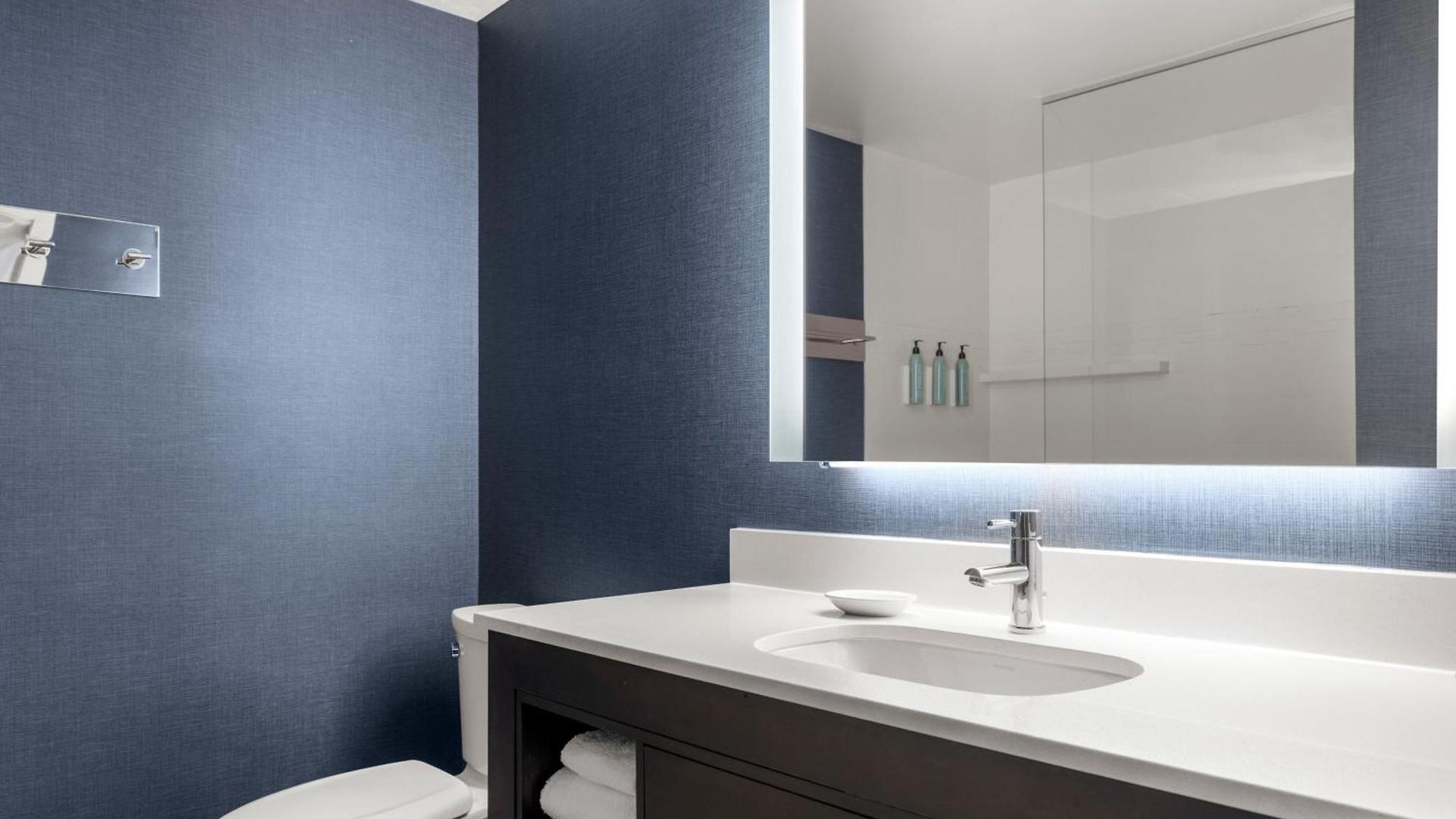 By Marriott The Bronx At Metro Center Atrium Hotel 3*