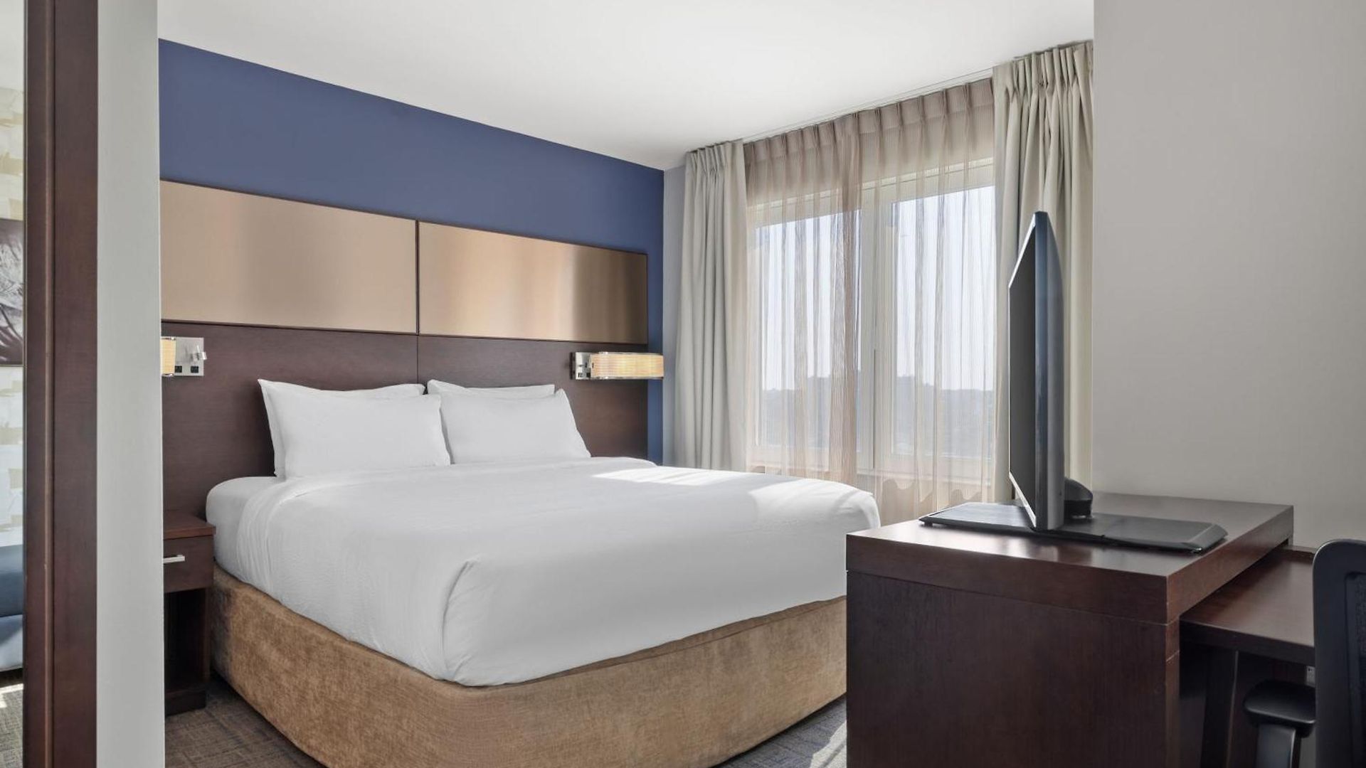 By Marriott The Bronx At Metro Center Atrium Hotel 3*