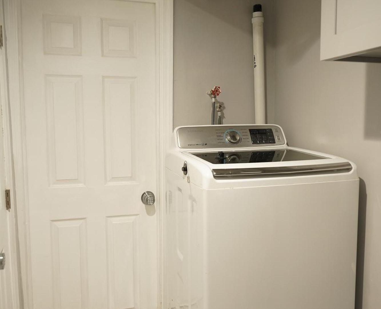 Cozy 2 Bedroom In A Lovely Forest Hills Neighborhood * New York