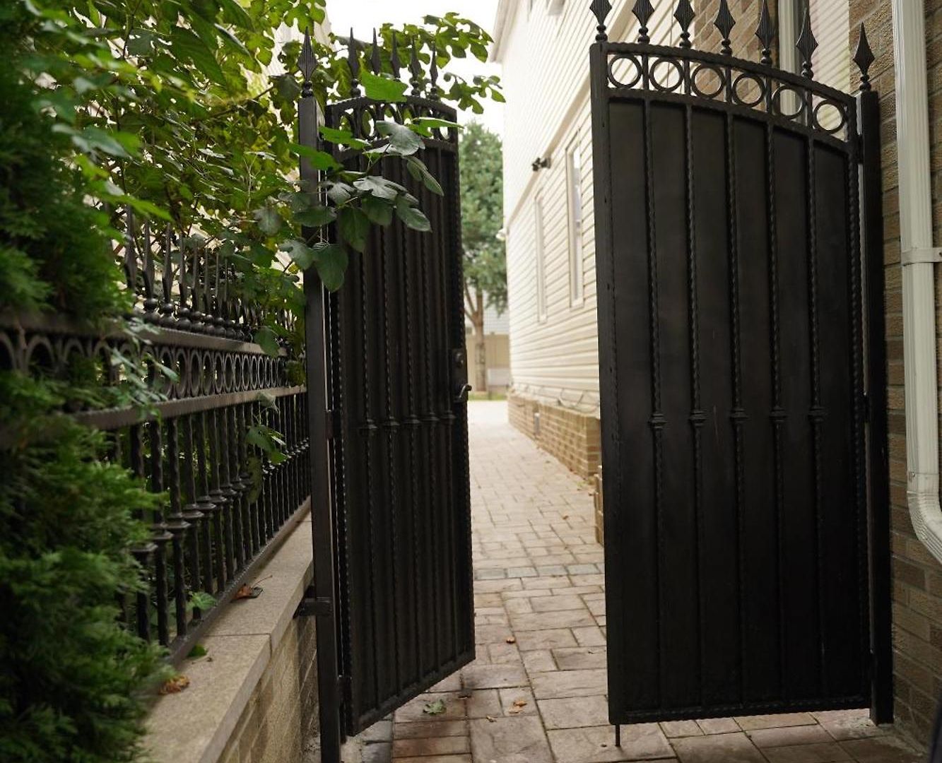 Cozy 2 Bedroom In A Lovely Forest Hills Neighborhood Apartment