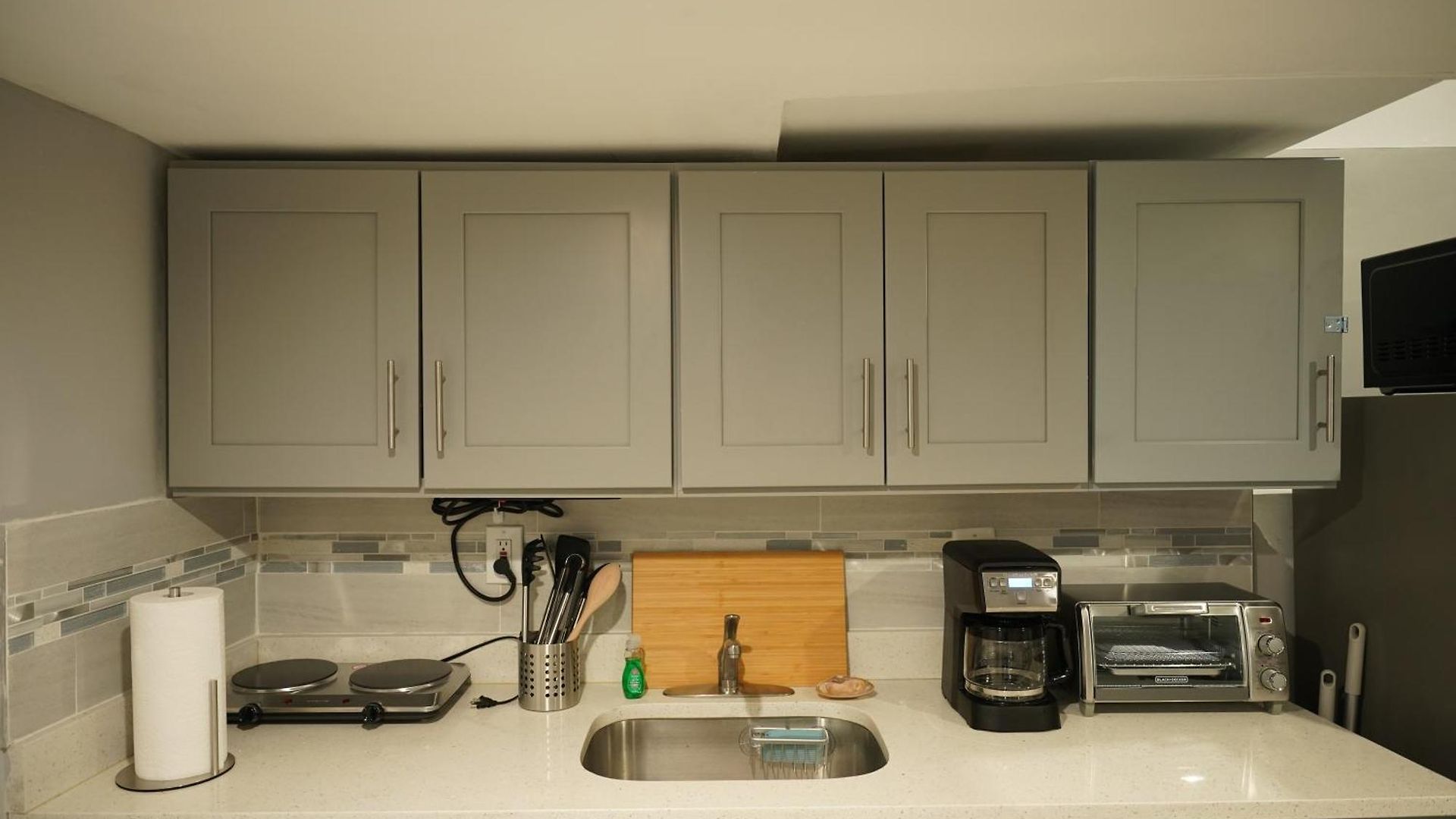Cozy 2 Bedroom In A Lovely Forest Hills Neighborhood New York