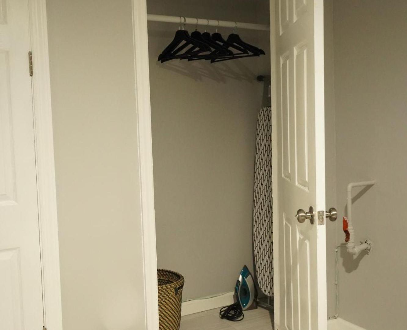 Cozy 2 Bedroom In A Lovely Forest Hills Neighborhood * New York