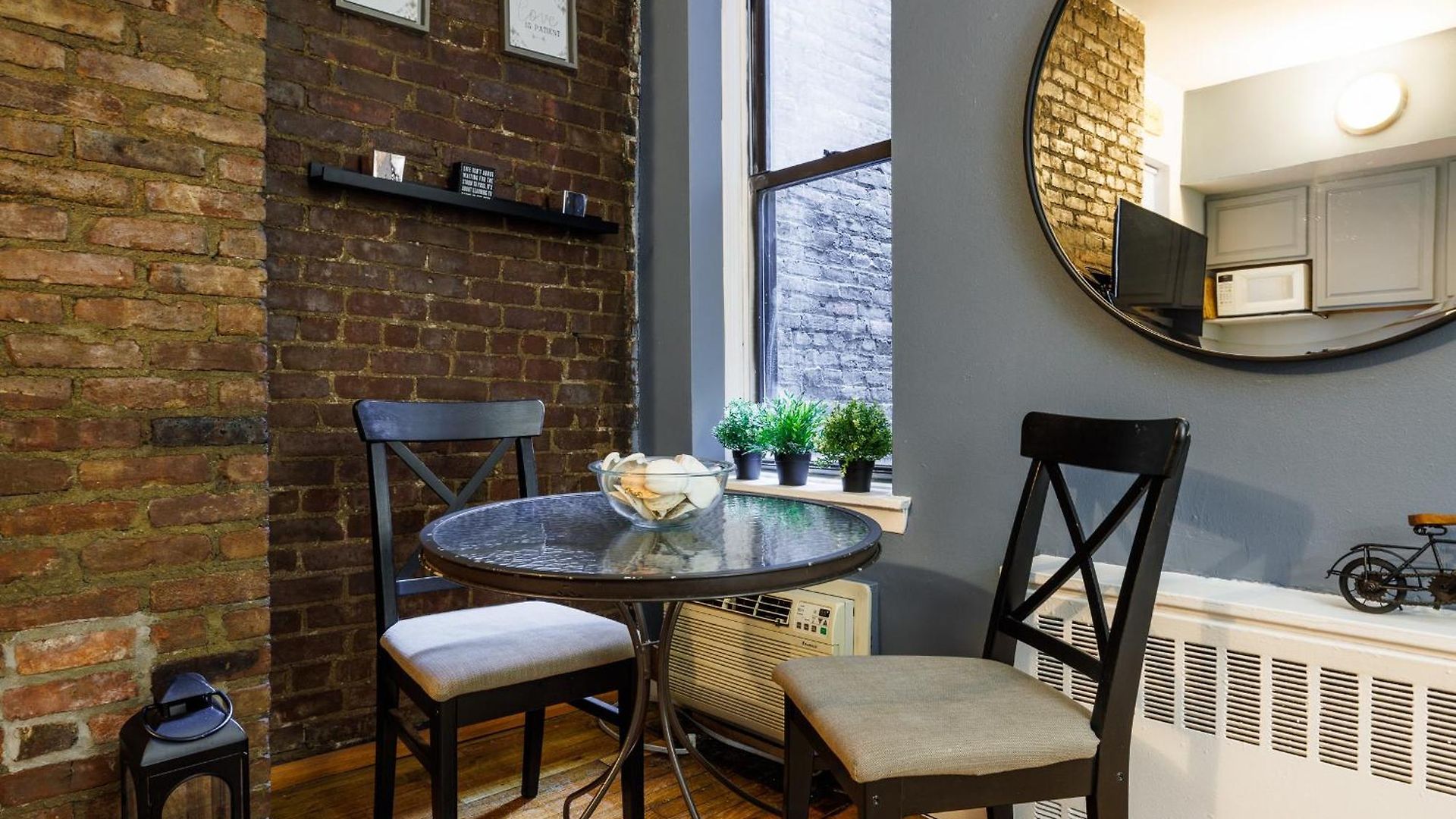Apartment Feel Like Movie Star In Ues