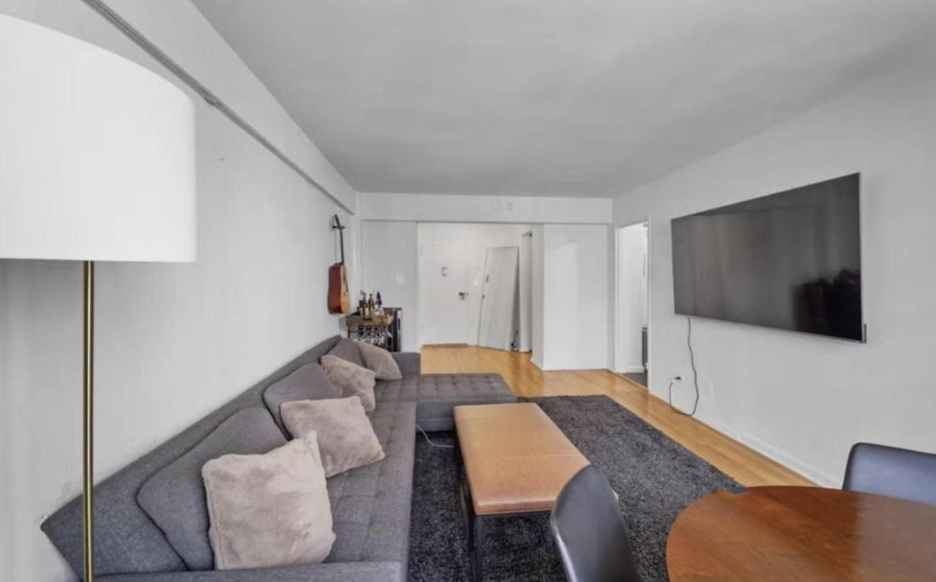 Apartment With Private Kitchen And Bathroom In Times Square Park - Sleeps 4!
