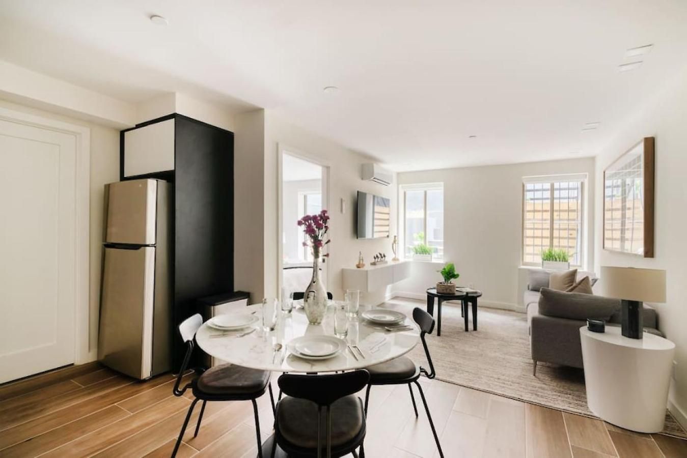 Massive 1br W Private Patio In Upper East Side Hotel