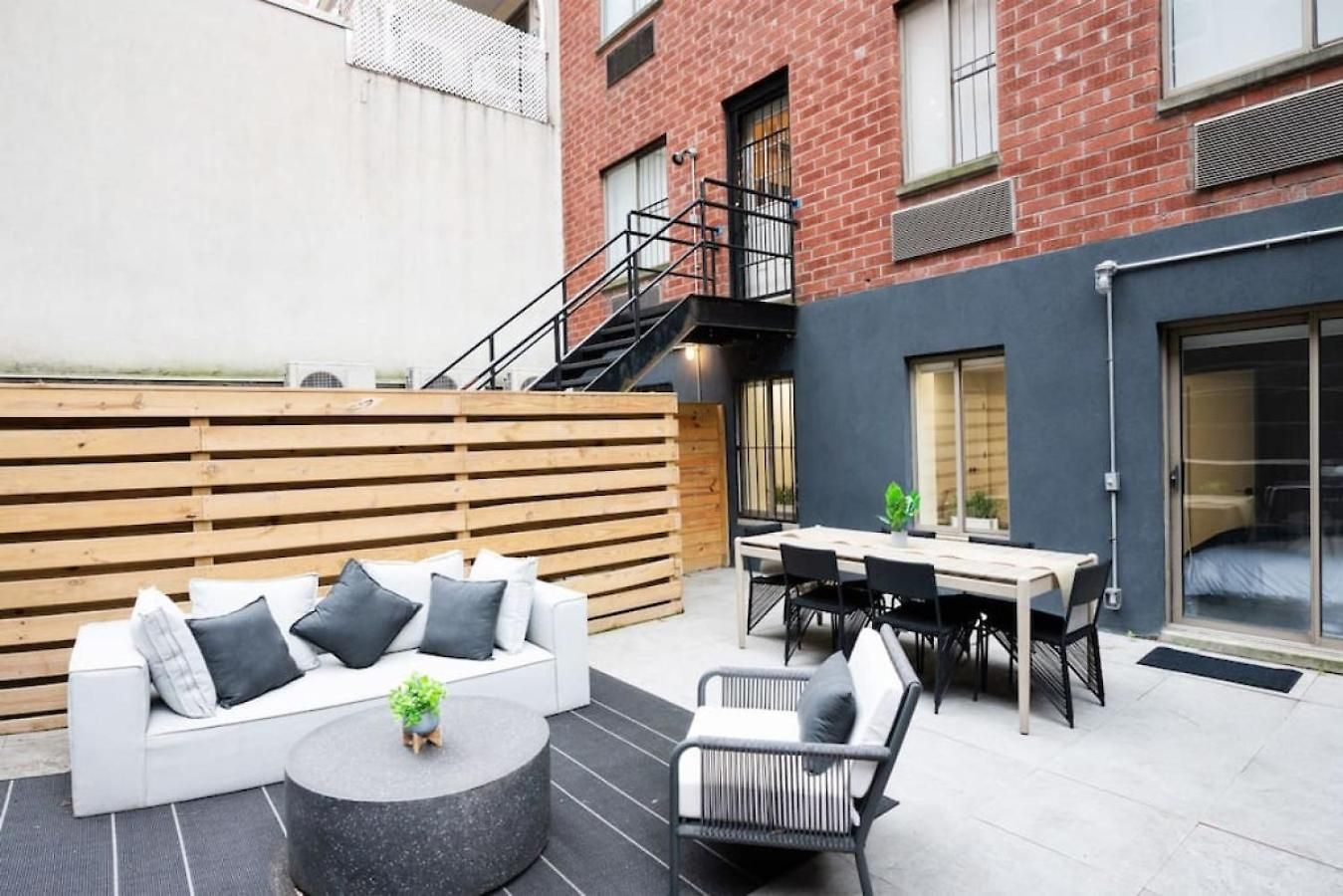 Massive 1br W Private Patio In Upper East Side Hotel New York