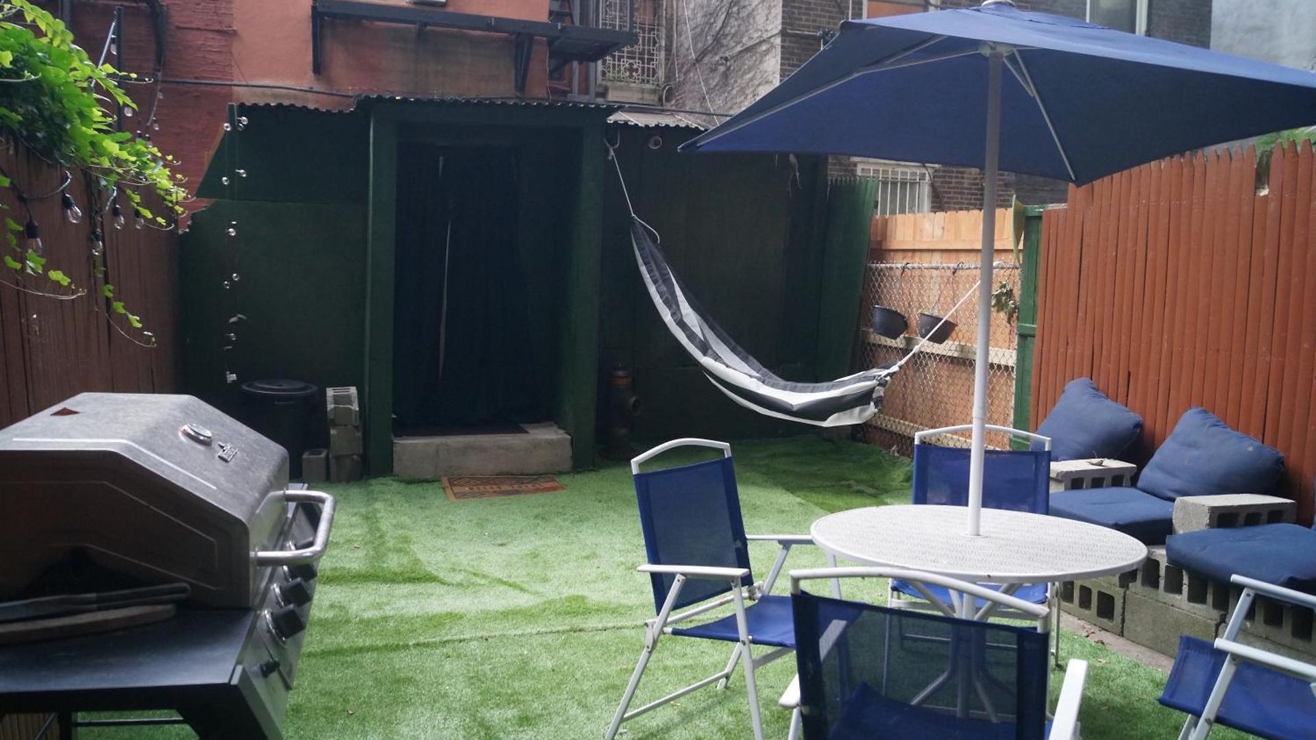 Macaw Hostel *