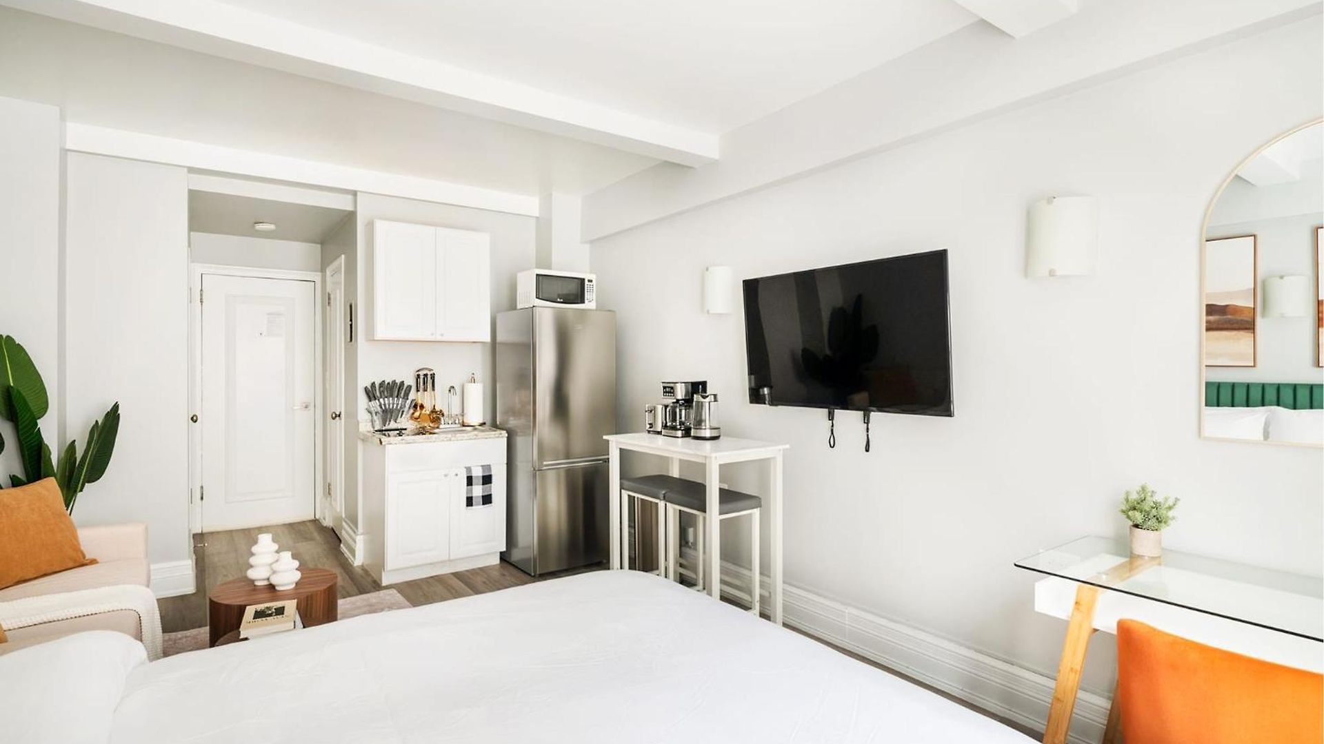 73-518 Newly Reno Uws Doorman Gym Laundry Apartment *
